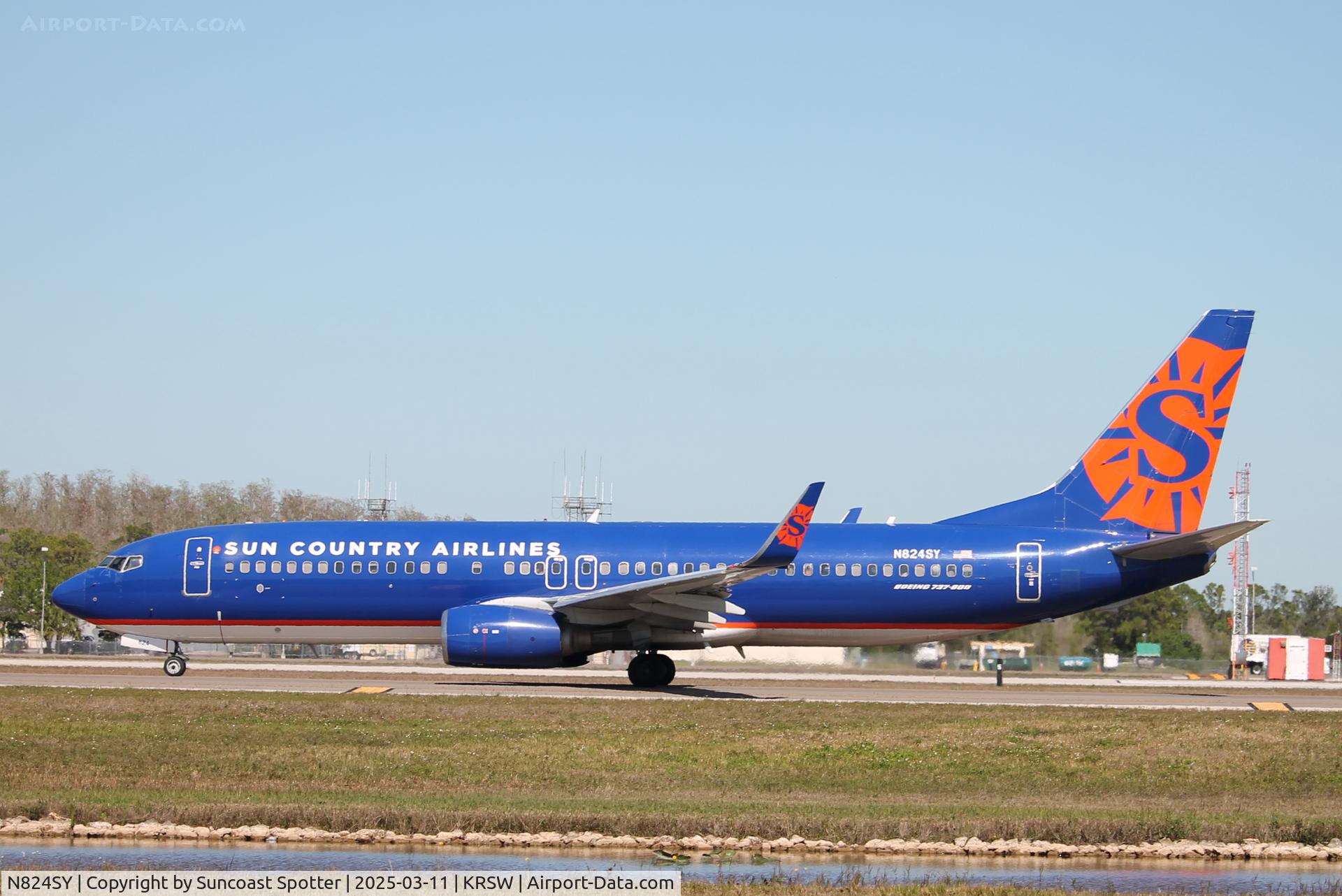 N824SY, 2005 Boeing 737-85P C/N 33976, Sun Country Flight 160 taxis at Southwest Florida International Airport prior to flight to Dane County Airport