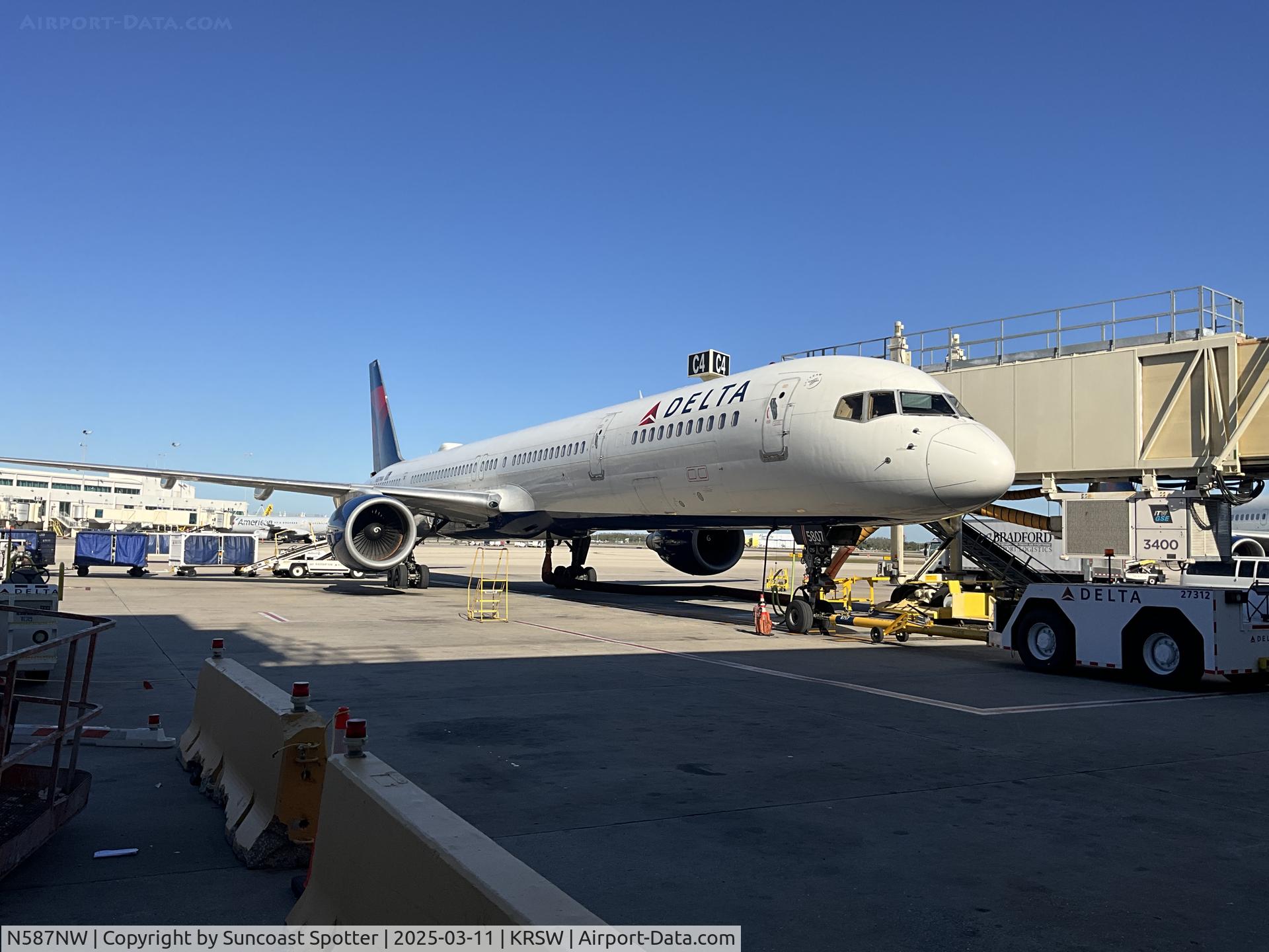 N587NW, 2002 Boeing 757-351 C/N 32986, Delta Boeing 757 at the gate at RSW