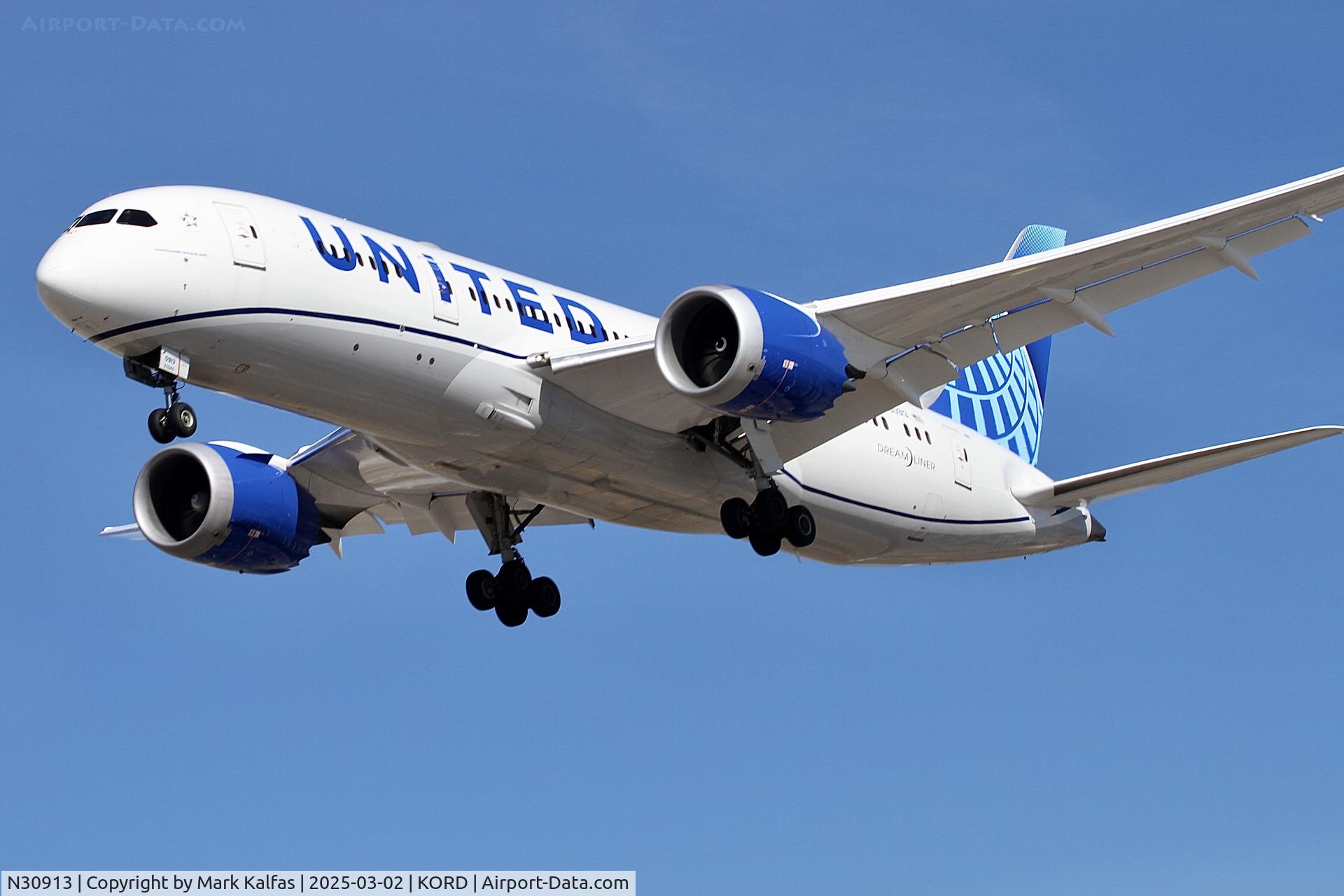 N30913, 2014 Boeing 787-8 Dreamliner C/N 35879, B788 United Airlines Boeing 787-8 DREAMLINER N30913 UAL986 CDG-ORD