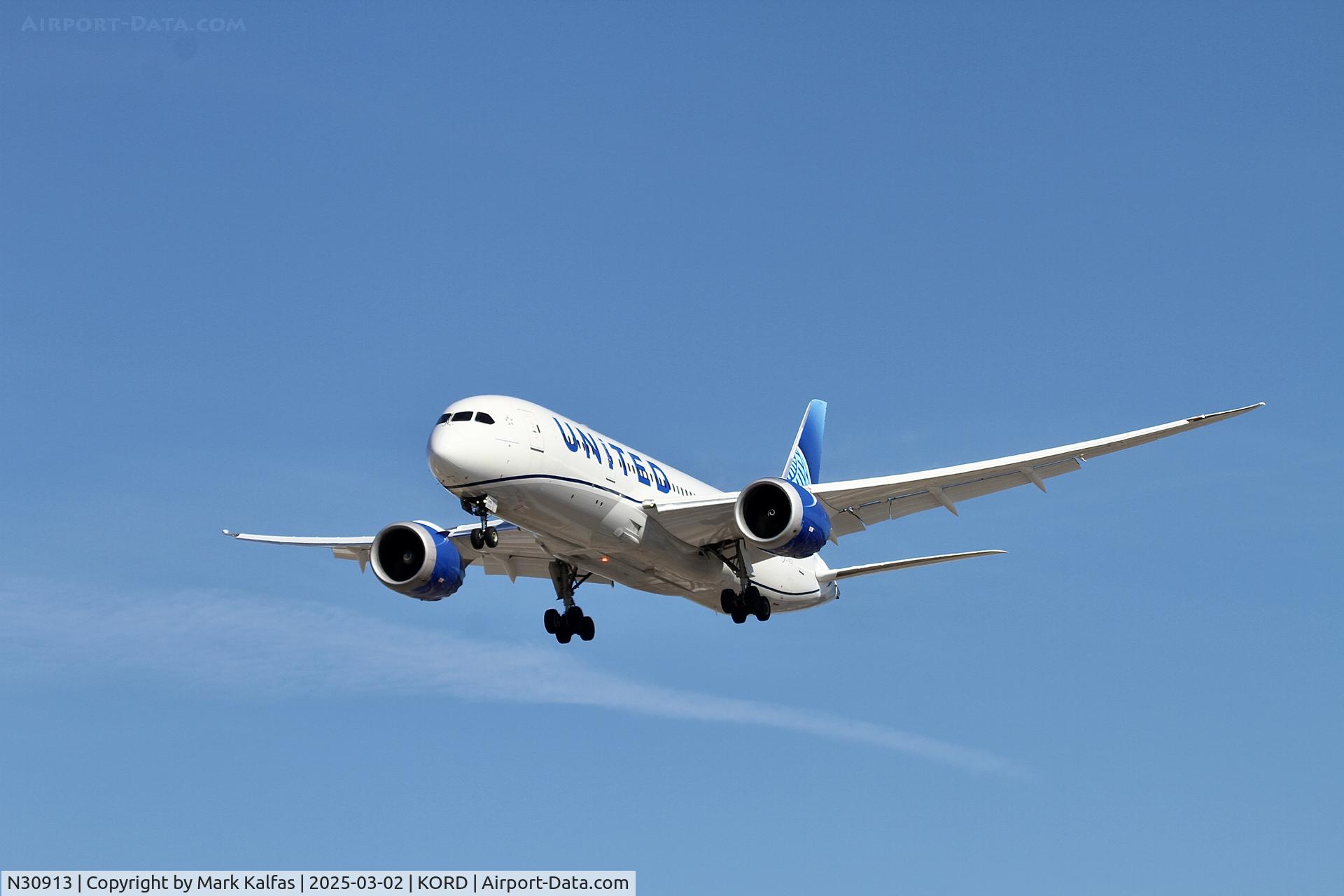 N30913, 2014 Boeing 787-8 Dreamliner C/N 35879, B788 United Airlines Boeing 787-8 DREAMLINER N30913 UAL986 CDG-ORD