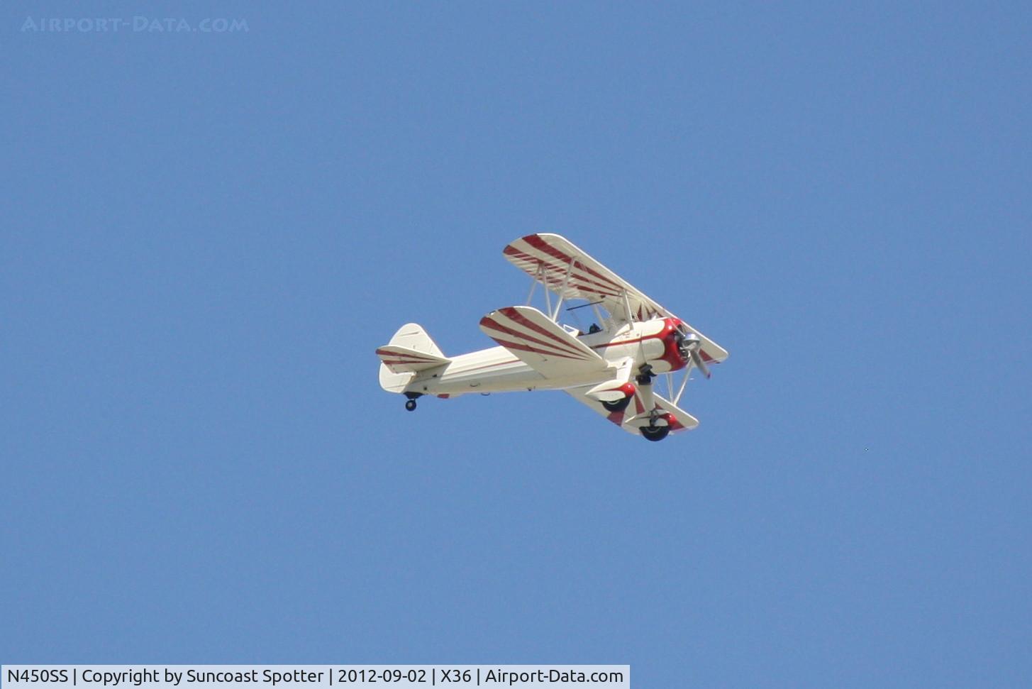 N450SS, 1942 Boeing A75N1 C/N 75-3937, Stearman flies over Buchan Airport