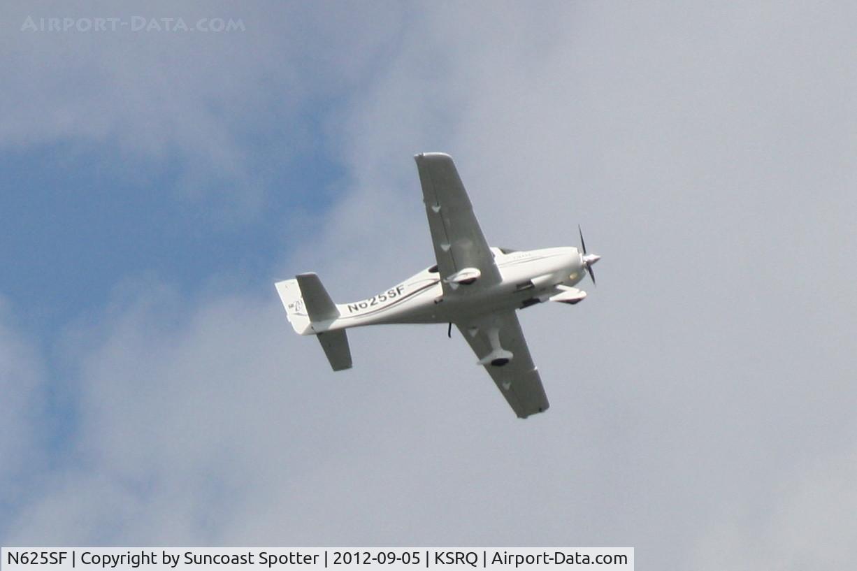 N625SF, 2006 Cirrus SR20 C/N 1720, Cirrus SR-20 departs Sarasota-Bradenton International Airport