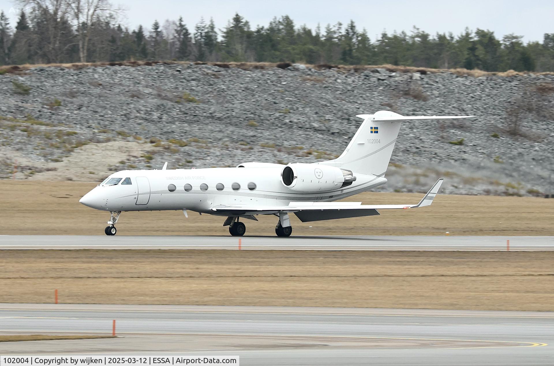 102004, Gulfstream Aerospace Tp102C (Gulfstream IV) C/N 1274, Rwy 01R