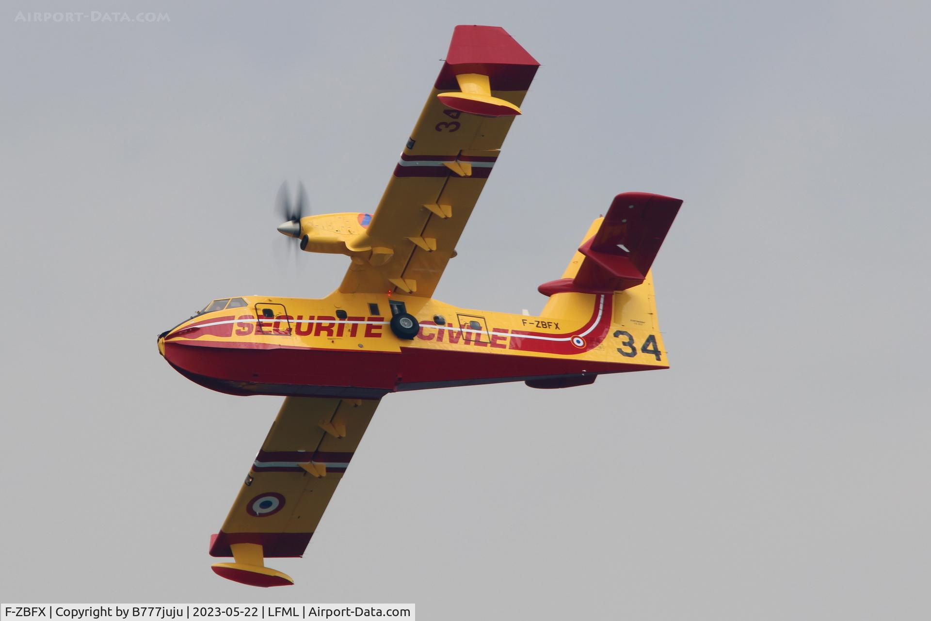 F-ZBFX, Canadair CL-215-6B11 CL-415 C/N 2007, over Marseille