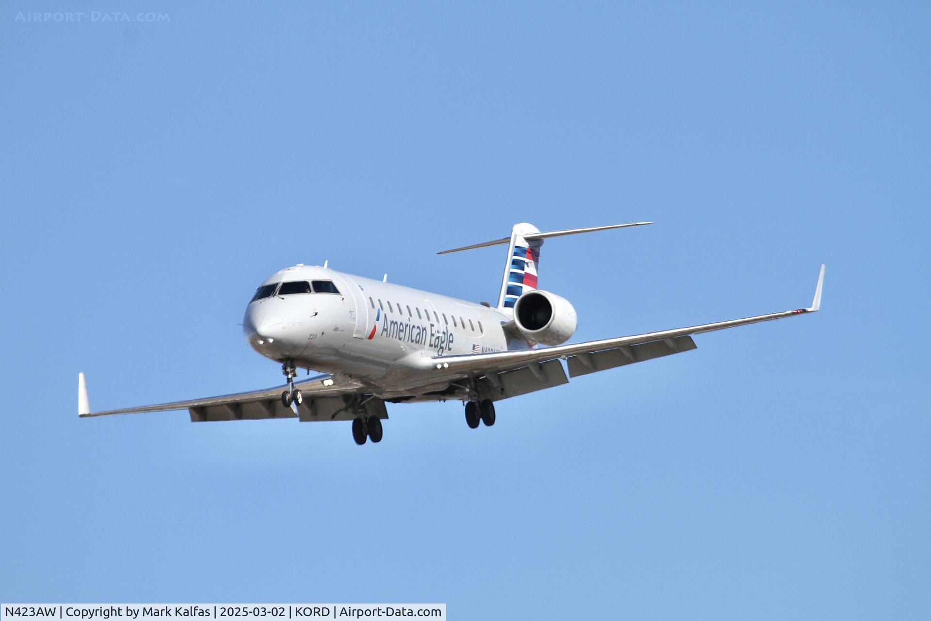 N423AW, 2002 Bombardier CRJ-200LR (CL-600-2B19) C/N 7636, CRJ2 AIR WISCONSIN /AMERICAN EAGLE CRJ-200 N423AW  AWI6069 SPI-ORD