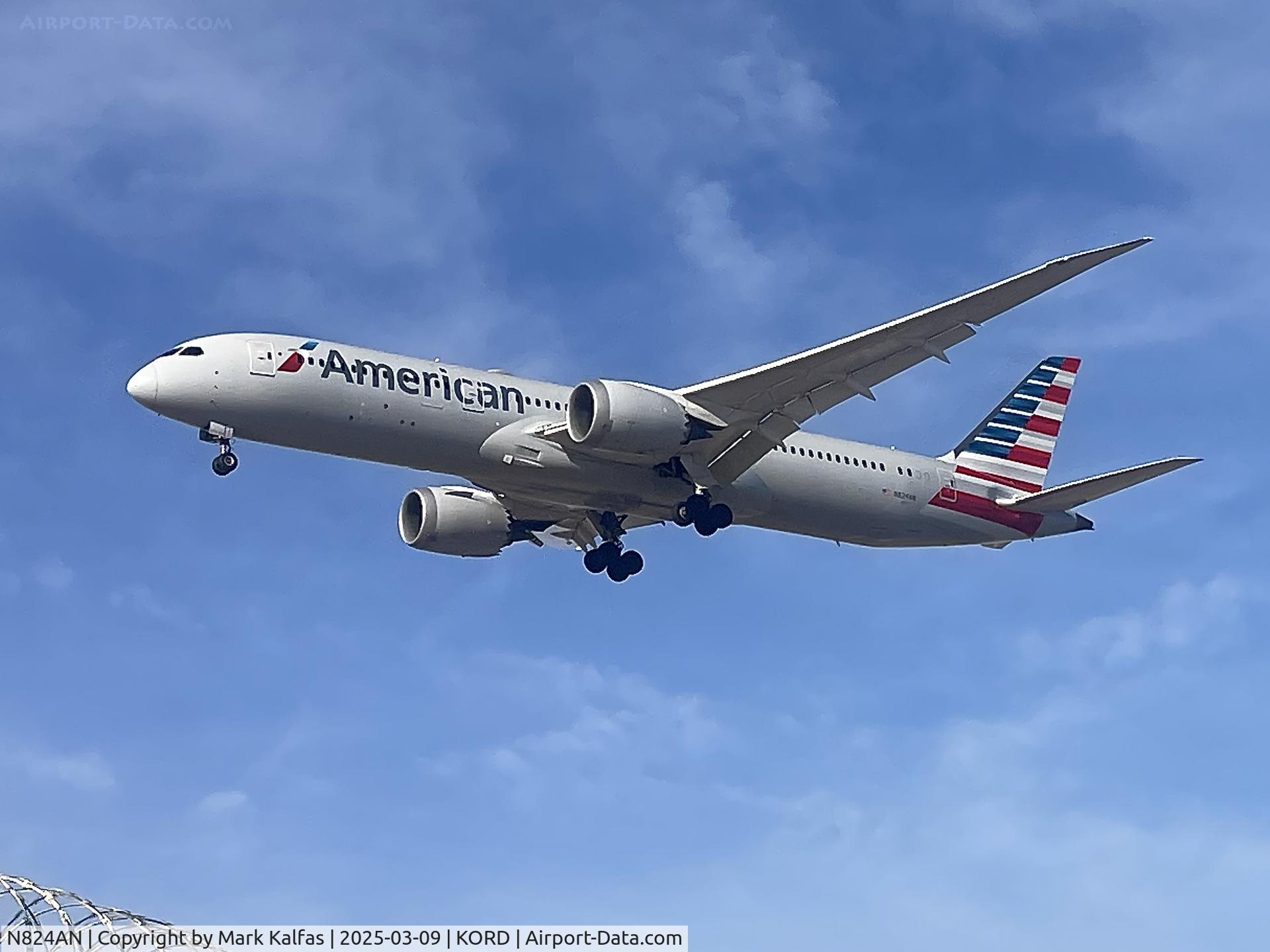 N824AN, 2017 Boeing 787-9 Dreamliner C/N 40643, B789 American Boeing 787-9 Dreamliner N824AN AA9602 LHR-ORD