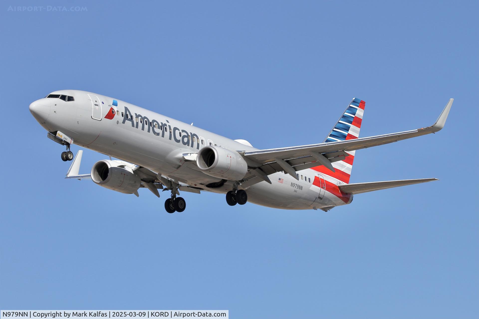 N979NN, 2015 Boeing 737-823 C/N 31228, B738 AMERICAN AIRLINES BOEING 737-823 N979NN AA3107 CLT-ORD