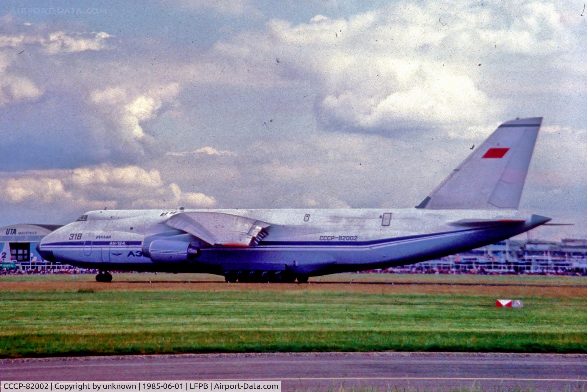 CCCP-82002, 1984 Antonov An-124-100 Ruslan C/N 19530501003, Paris Air Show 1.6.1985