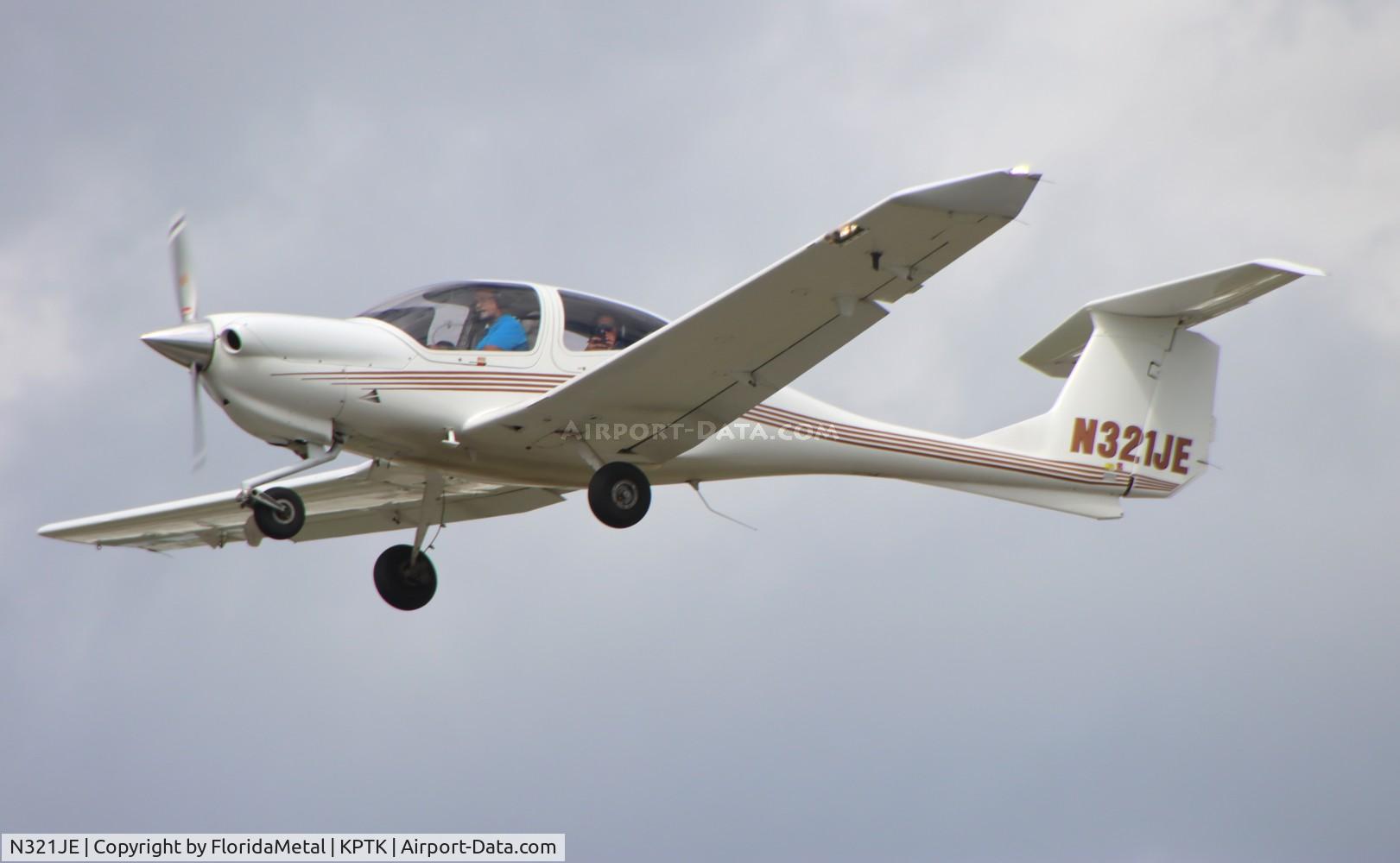 N321JE, 2004 Diamond DA-40 Diamond Star C/N 40.374, DA40 zx 