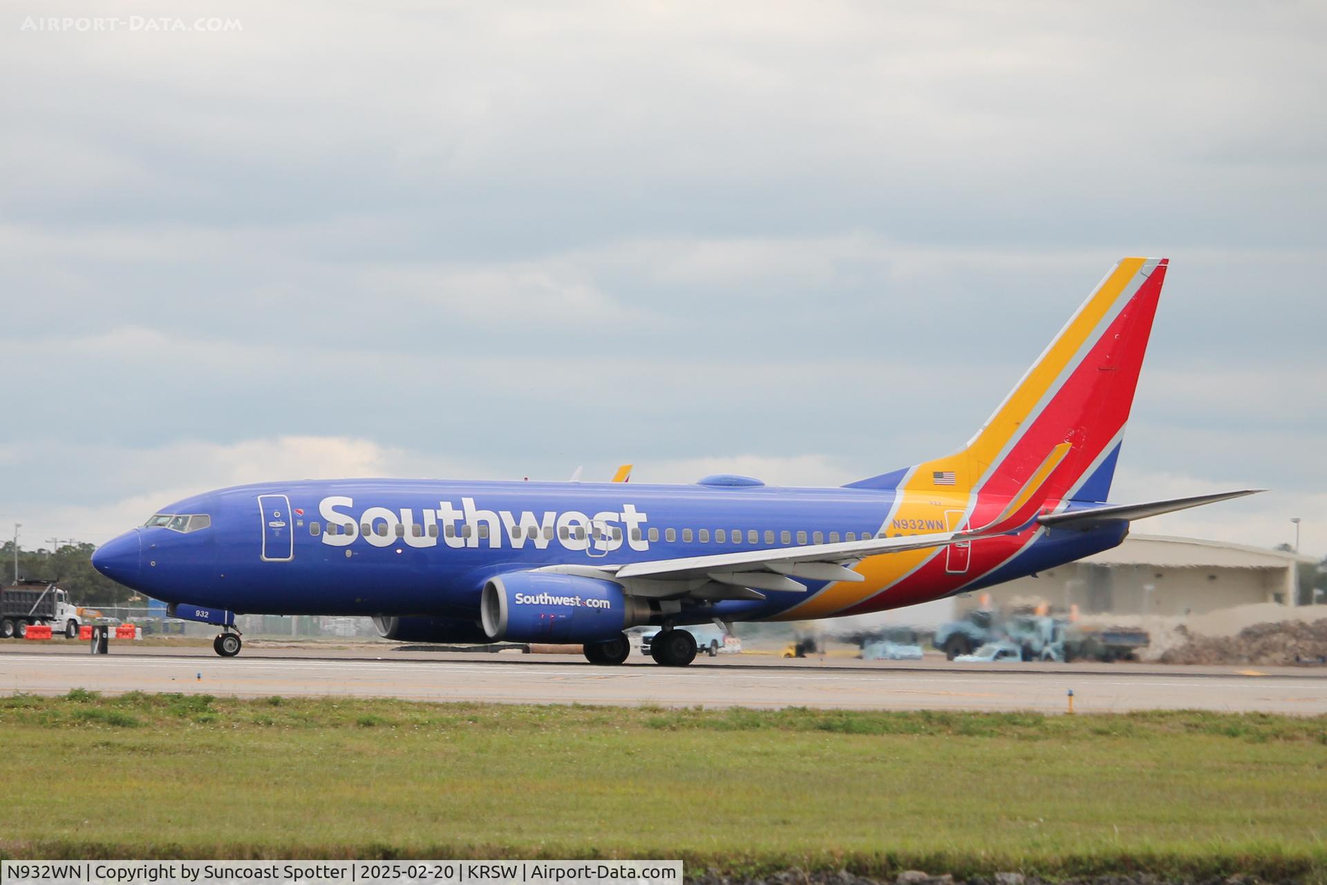 N932WN, 2009 Boeing 737-7H4 C/N 36639, Southwest Flight 2034 departs Runway 6 at Southwest Florida International Airport enroute to Baltimore-Washington International Airport