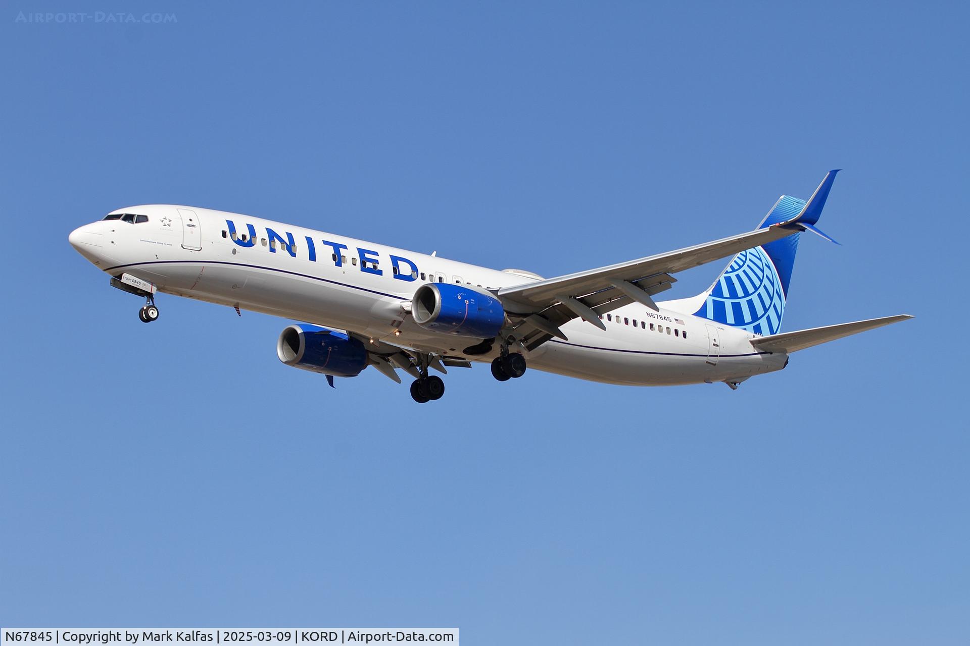 N67845, 2015 Boeing 737-924/ER C/N 42185, B739 UNITED AIRLINES BOEING 737-924/ER N67845 UA467 RSW-ORD