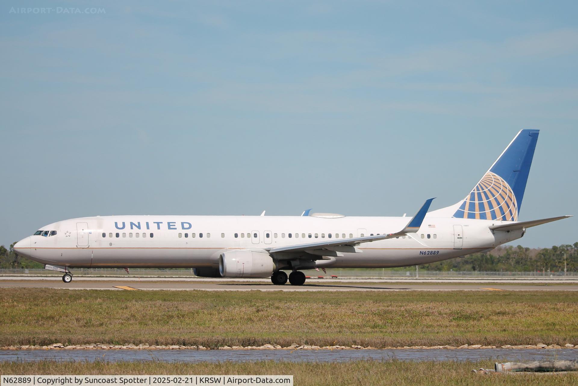 N62889, 2015 Boeing 737-924/ER C/N 42193, United Flight 2852 taxis at Southwest Florida International Airport prior to flight to Newark-Liberty International Airport