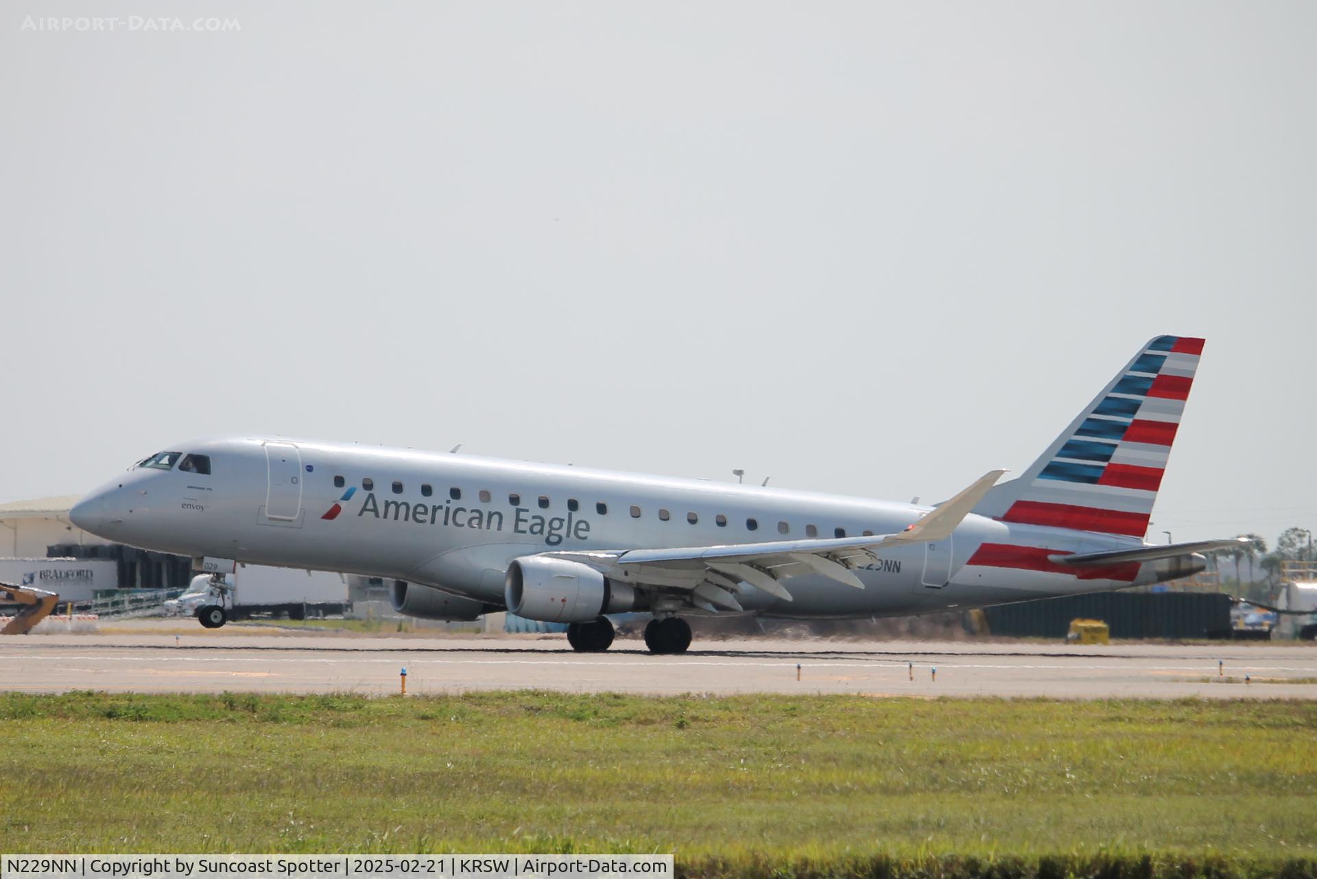 N229NN, 2016 Embraer 175LR (ERJ-170-200LR) C/N 17000547, American Flight 3595 operated by Envoy arrives at Southwest Florida International Airport following flight from Reagan National Airport