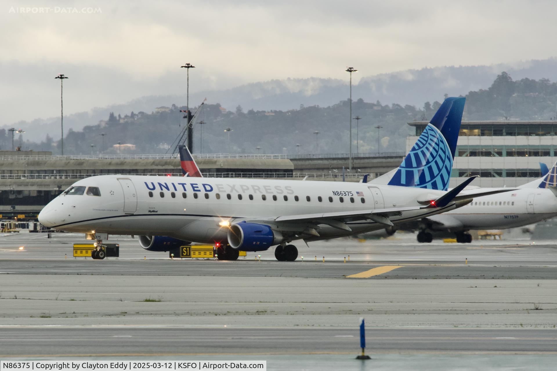 N86375, 2020 Yabora Indutria Aeronautic S ERJ-170-200 LL C/N 17000868, Departing runway 10 SFO 2025