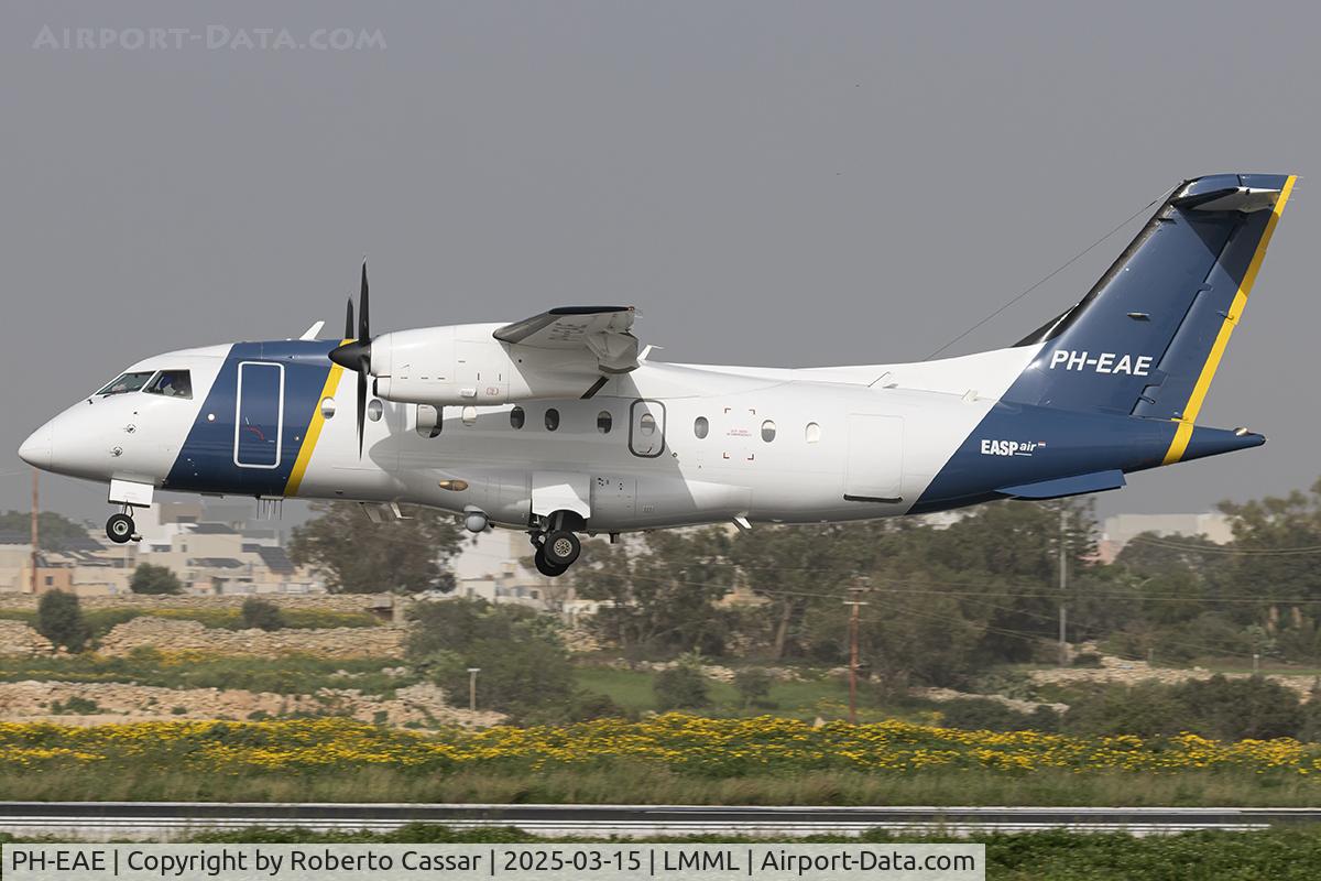 PH-EAE, 1995 Fairchild Dornier Do-328-120TP C/N 3059, Runway 31