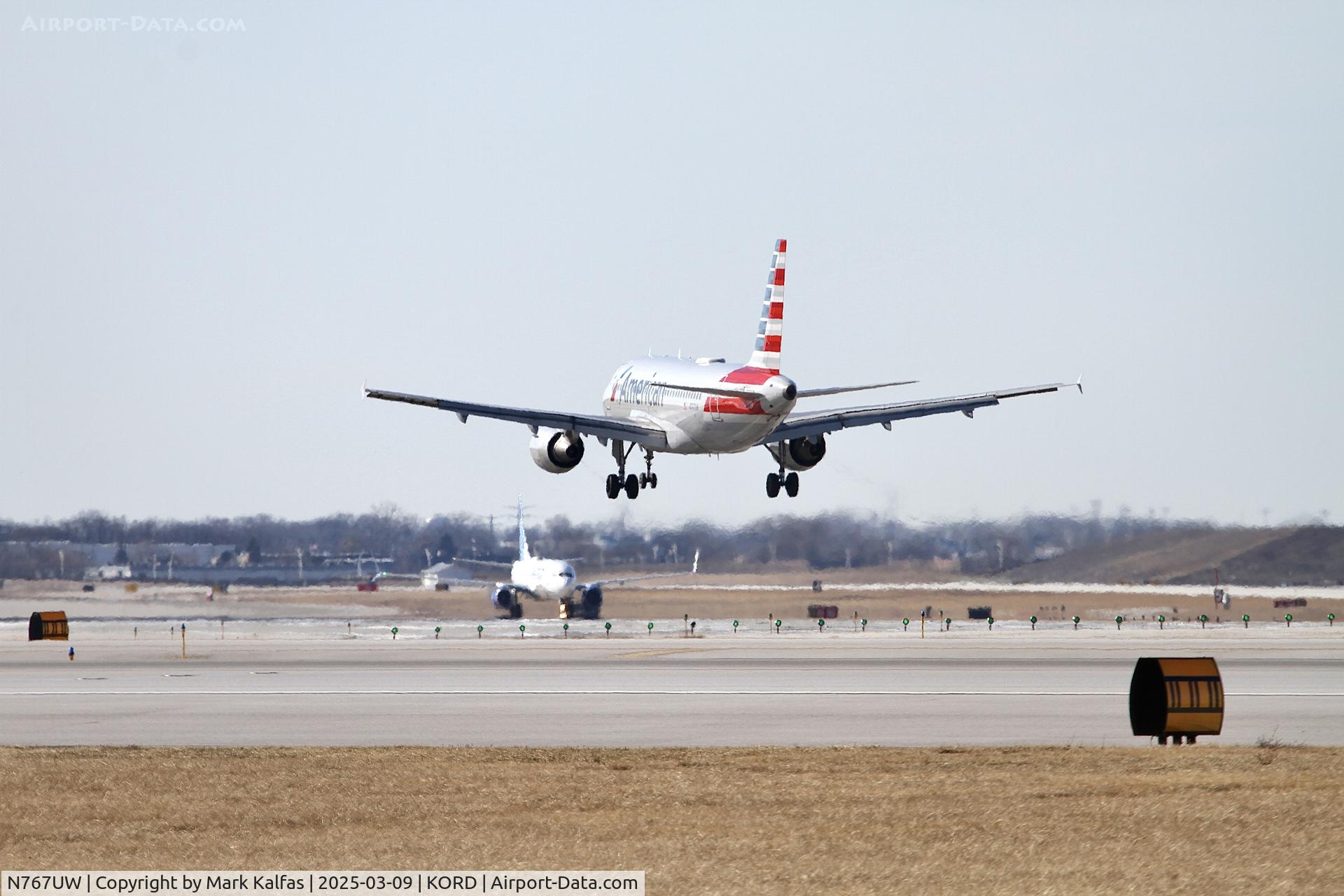 N767UW, 2000 Airbus A319-112 C/N 1382, A319 AMERICAN AIRLINES AIRBUS INDUSTRIE A319-112 N767RW AA441 SRQ-ORD
