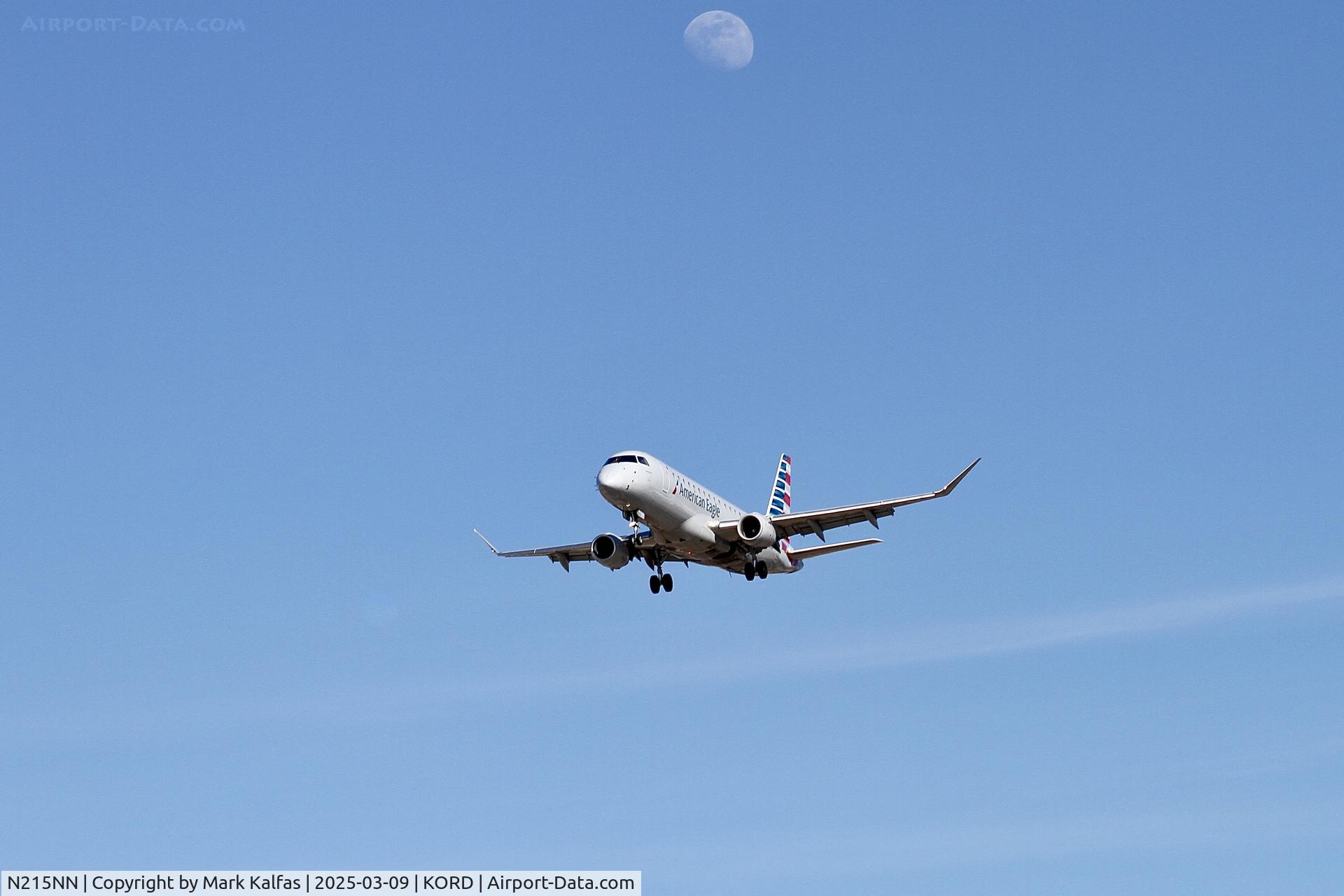 N215NN, 2015 Embraer 175LR (ERJ-170-200LR) C/N 17000511, E75S ENVOY  / AMERICAN EAGLE EMBRAER 175LR  N215NN ENY3792 OKC-ORD