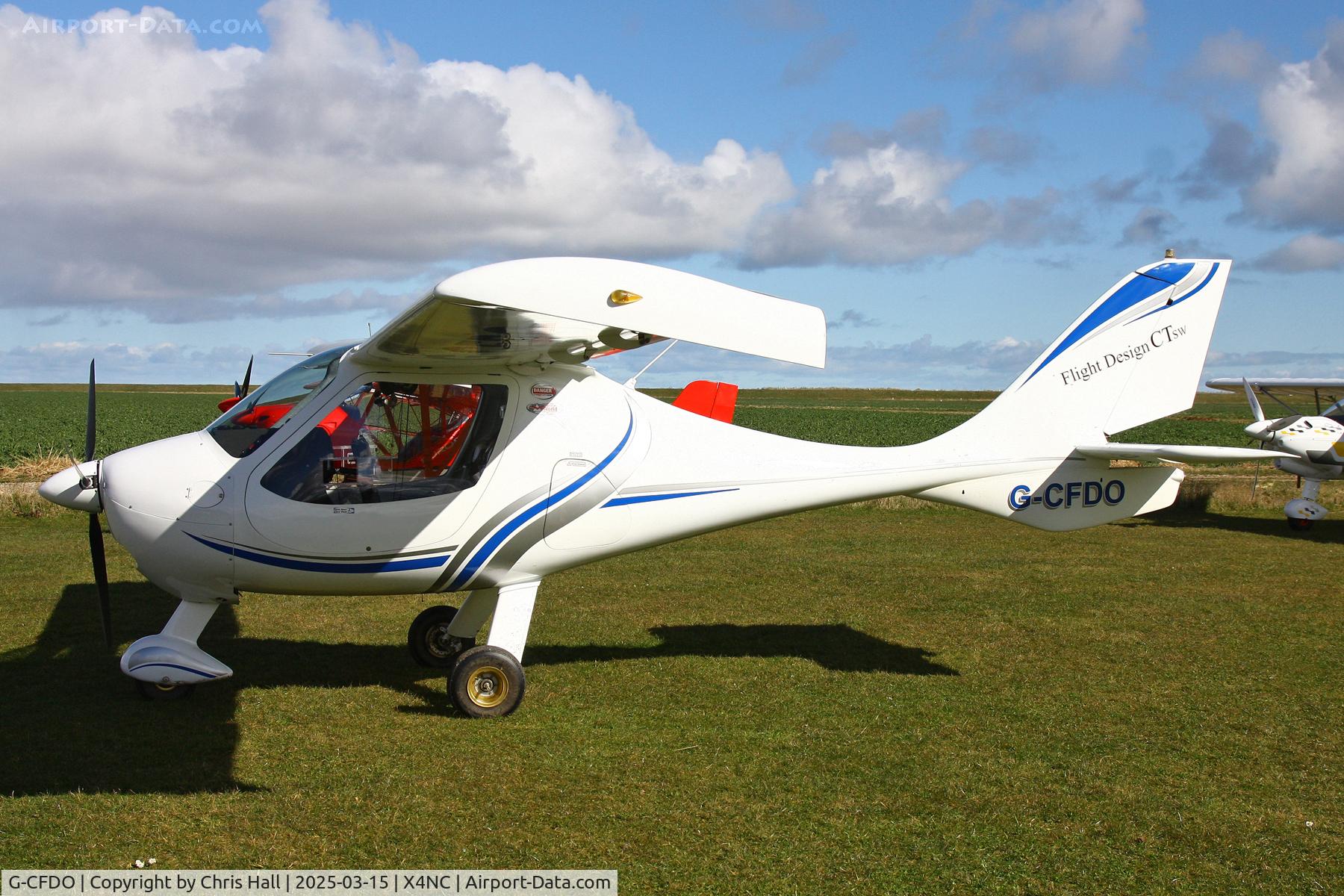 G-CFDO, 2008 Flight Design CTSW C/N 8366, North Coates Spring microlight fly in