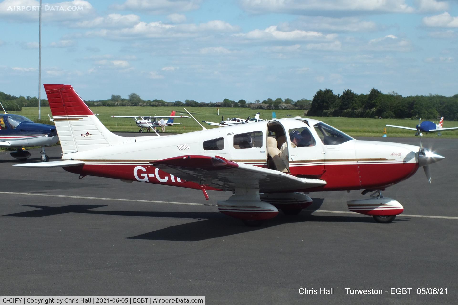 G-CIFY, 1995 Piper PA-28-181 Cherokee Archer III C/N 2843010, Turweston