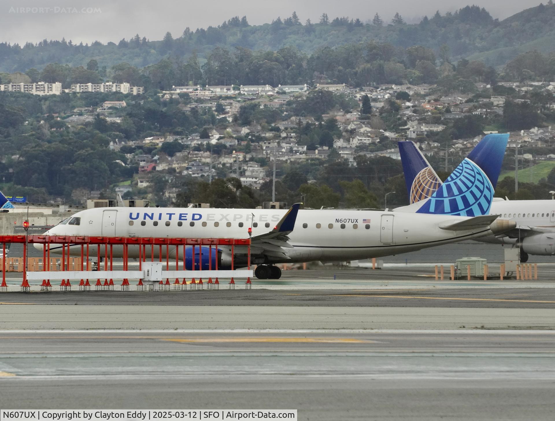 N607UX, 2019 Embraer ERJ-175 (ERJ-170-200LR) C/N 17000804, Departing runway 10 SFO 2025