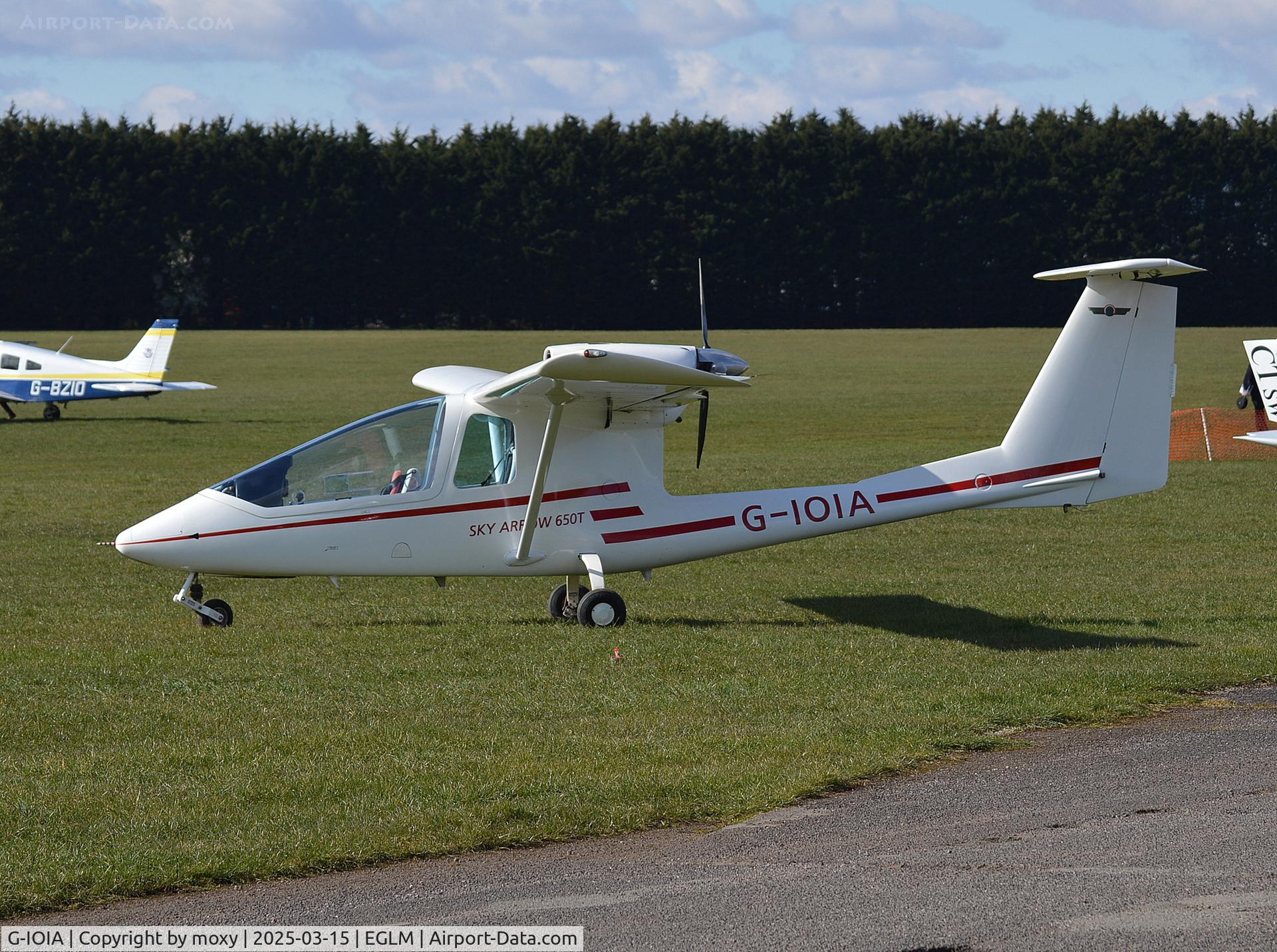 G-IOIA, 2003 Iniziative Industriali Italiane Sky Arrow 650T C/N PFA 298-14008, Iniziative Industriali Italiane Sky Arrow 650T at White Waltham. 