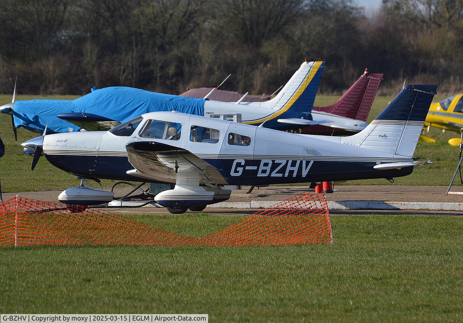 G-BZHV, 2000 Piper PA-28-181 Cherokee Archer III C/N 2843382, Piper PA-28-181 Cherokee Archer III at White Waltham.