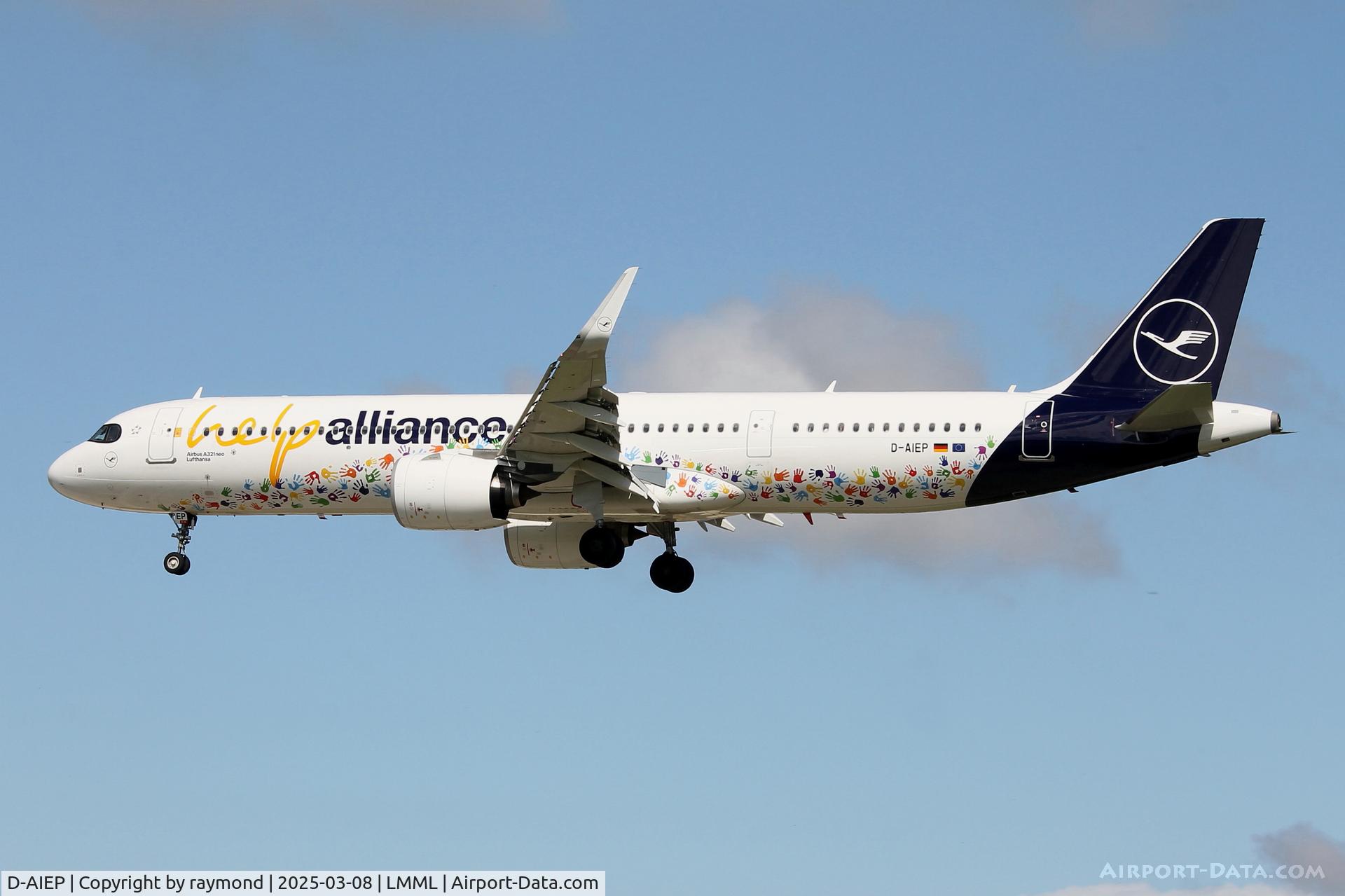 D-AIEP, Airbus 321-271NX C/N 11027, A321Neo D-AIEP Lufthansa with Help Alliance sticker.