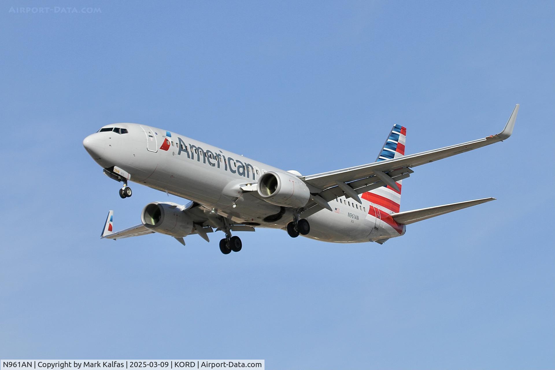 N961AN, 2001 Boeing 737-823 C/N 30092, B738 AMERICAN AIRLINES BOEING 737-823 N961AN AA1647 DEN-ORD