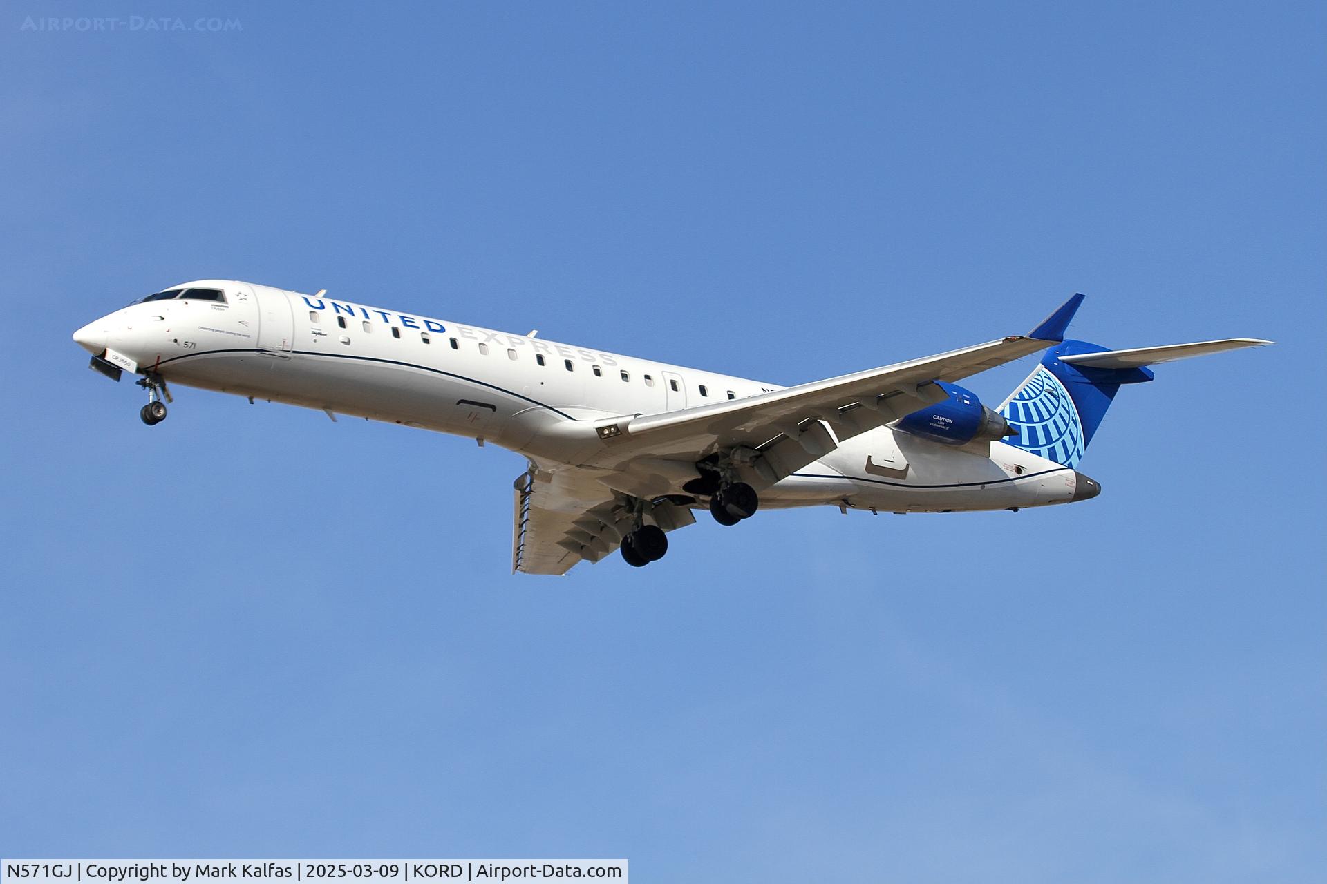 N571GJ, 2003 Bombardier CRJ-700 (CL-600-2C10) Regional Jet C/N 10116, CRJ7 GOJET / UNITED EXPRESS BOMBARDIER CRJ-550 N571GJ SKW5402 MKE-ORD