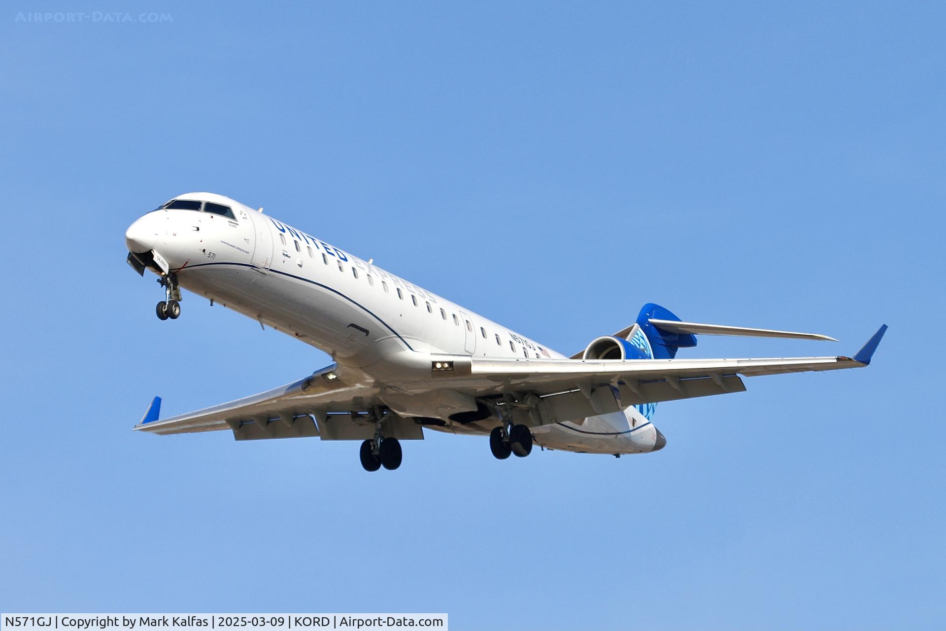 N571GJ, 2003 Bombardier CRJ-700 (CL-600-2C10) Regional Jet C/N 10116, CRJ7 GOJET / UNITED EXPRESS BOMBARDIER CRJ-550 N571GJ SKW5402 MKE-ORD