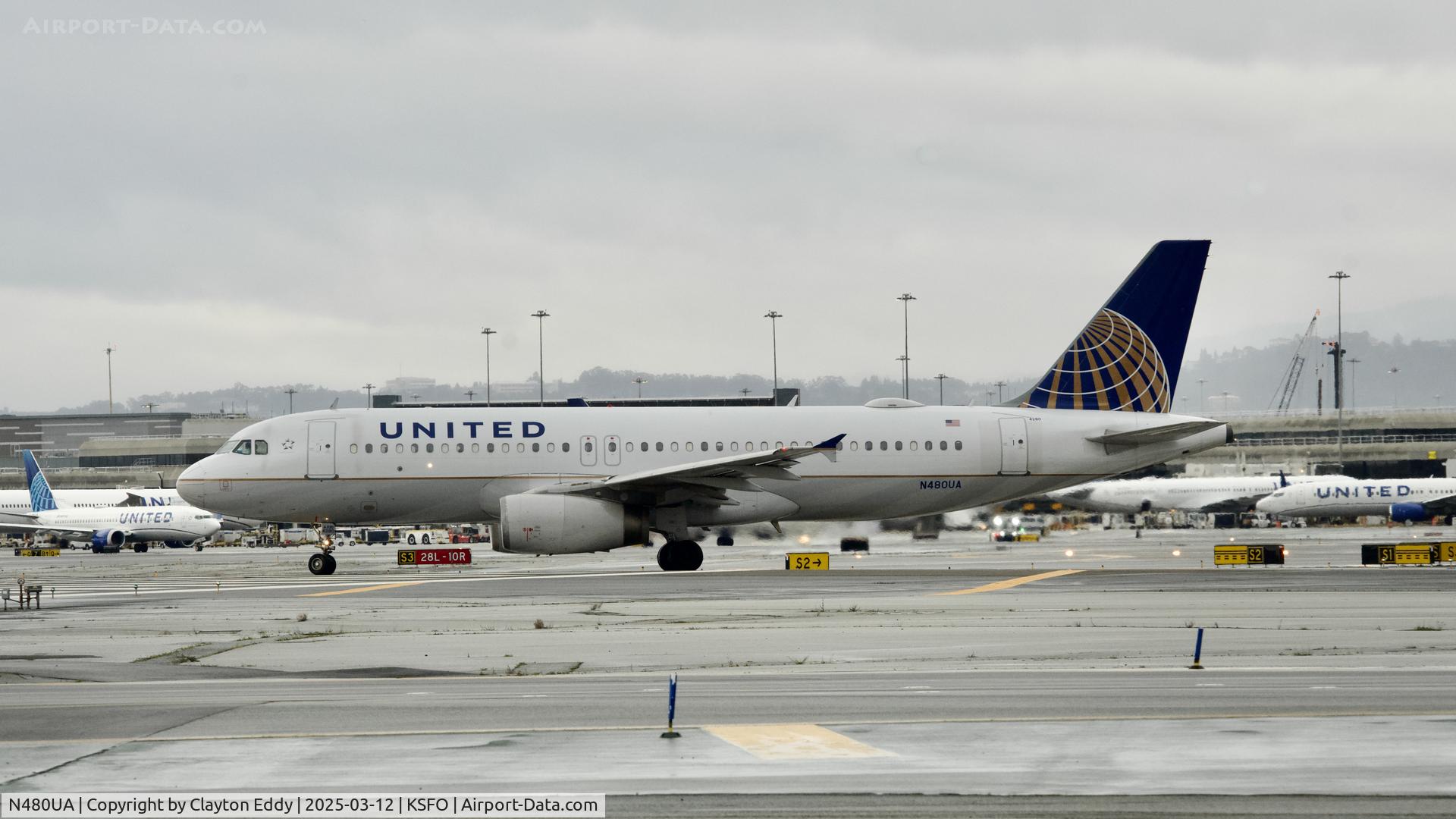 N480UA, 2001 Airbus A320-232 C/N 1555, Departing runway 10 SFO 2025