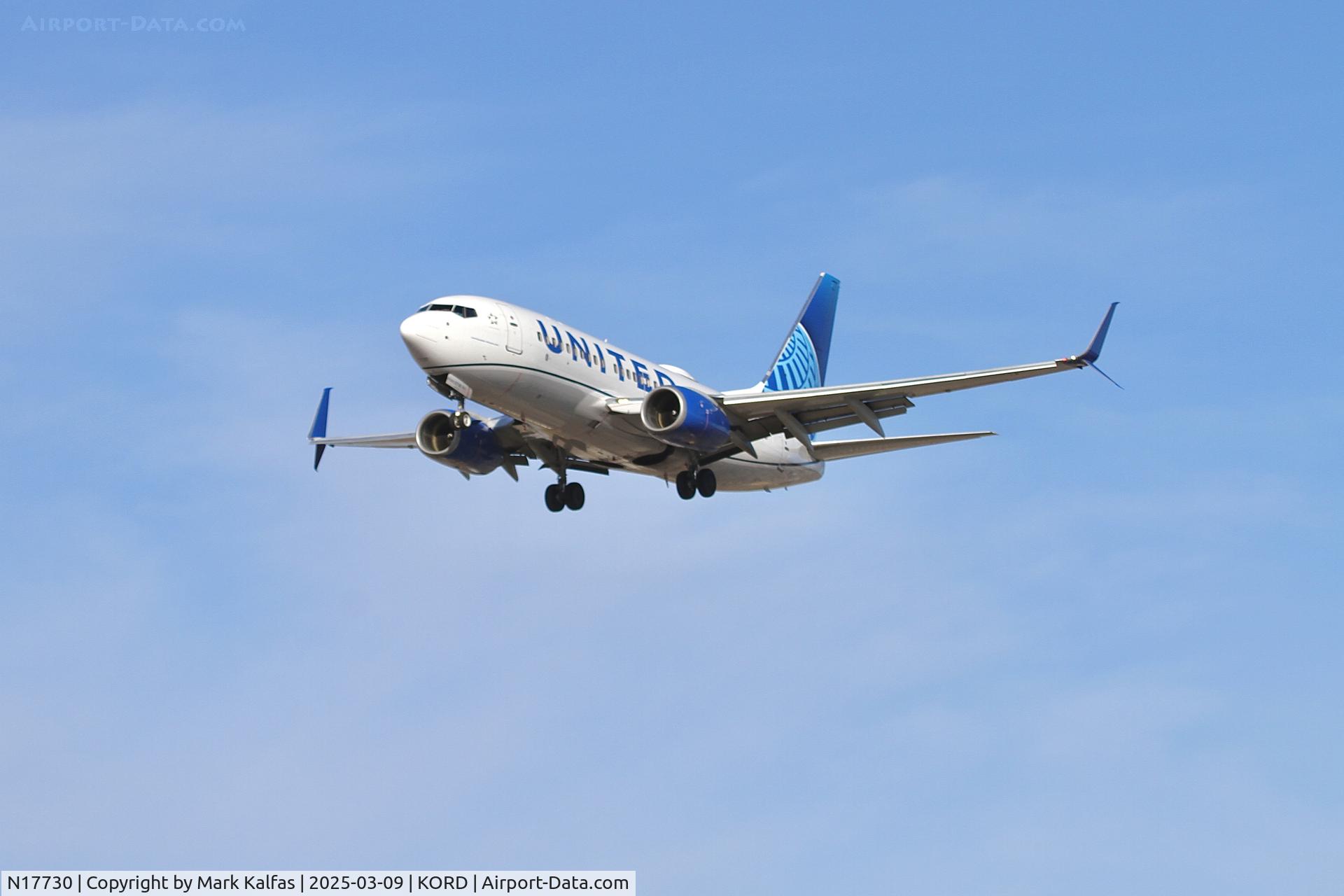 N17730, 1999 Boeing 737-724 C/N 28798, B737 United Airlines BOEING 737-724 N17730 UAL1269 ABQ-ORD