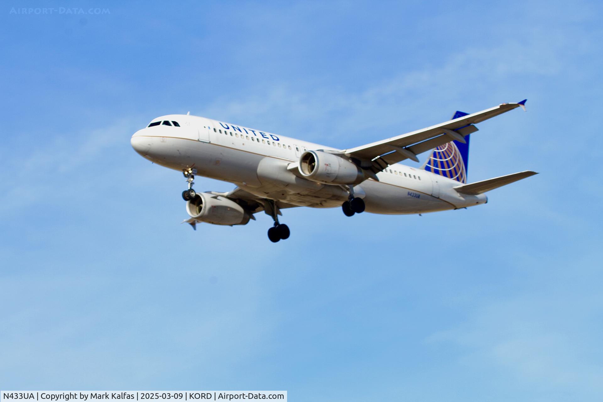 N433UA, 1996 Airbus A320-232 C/N 589, A320 United Airlines Airbus 320-232, N433UA on appoach 28R KORD