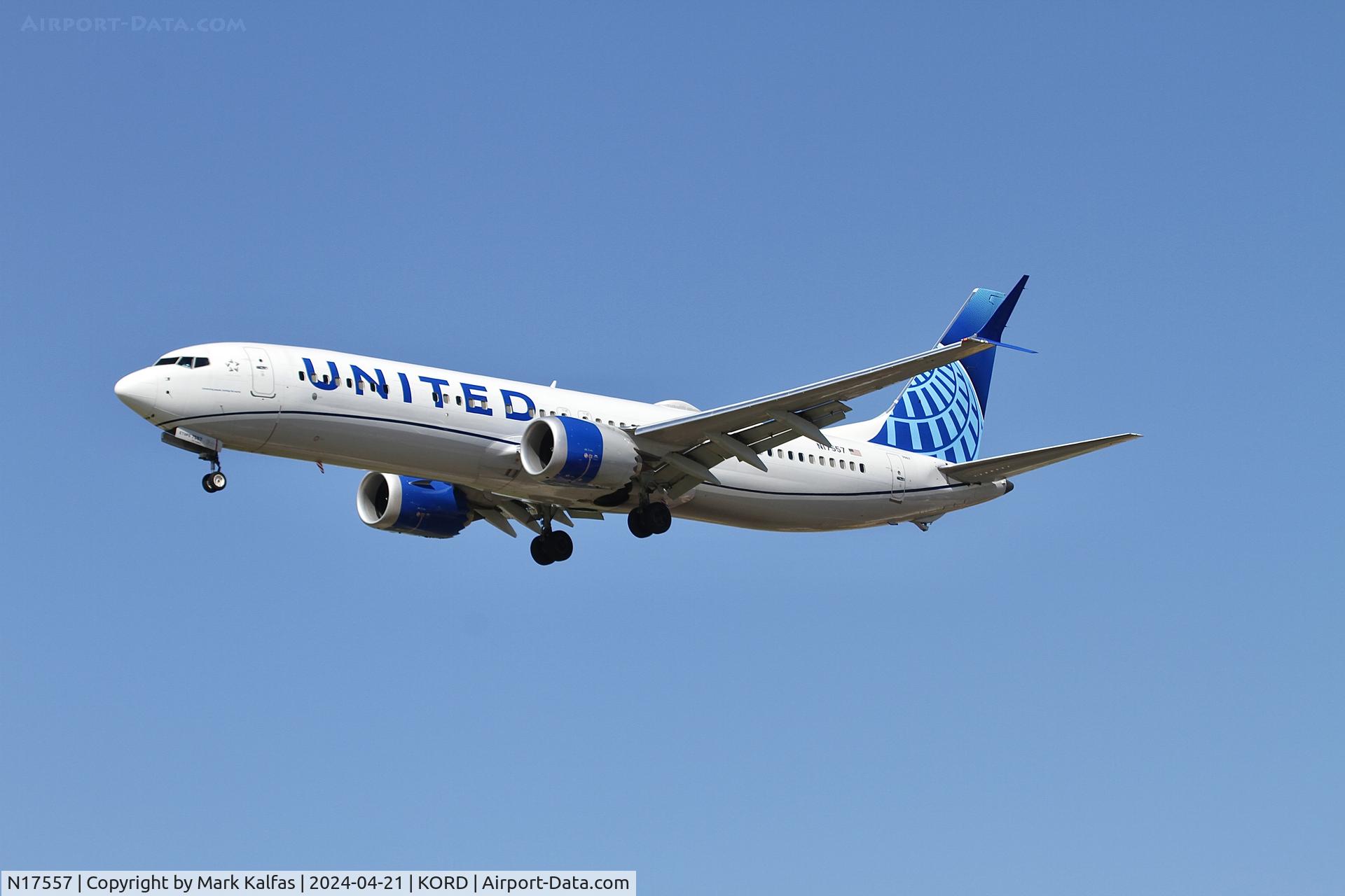 N17557, 2023 Boeing 737-9 MAX C/N 67584, B39M United Airlines Boeing 737-9 MAX N17557, 28R approach KORD.