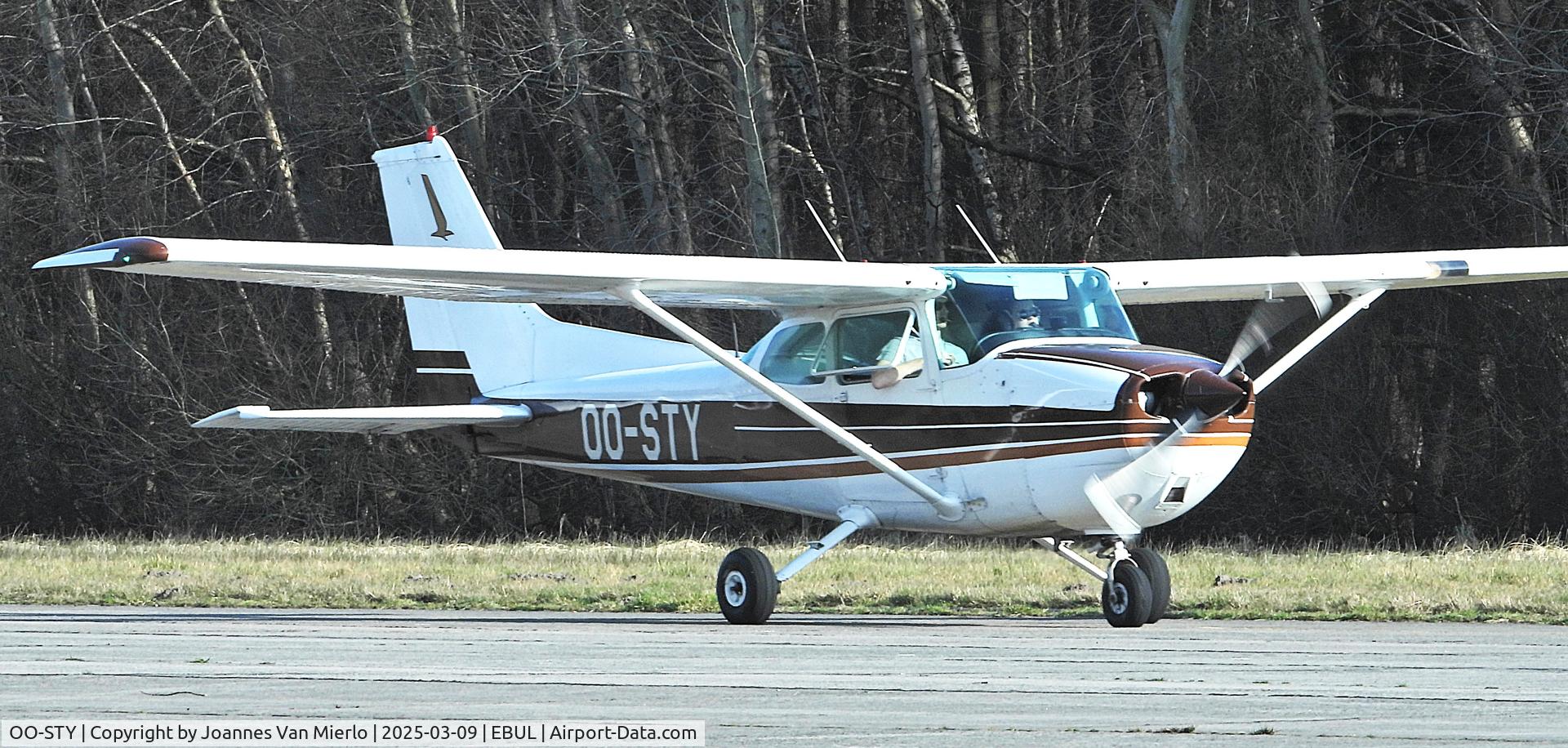 OO-STY, Cessna 172N C/N 17270980, Ursel