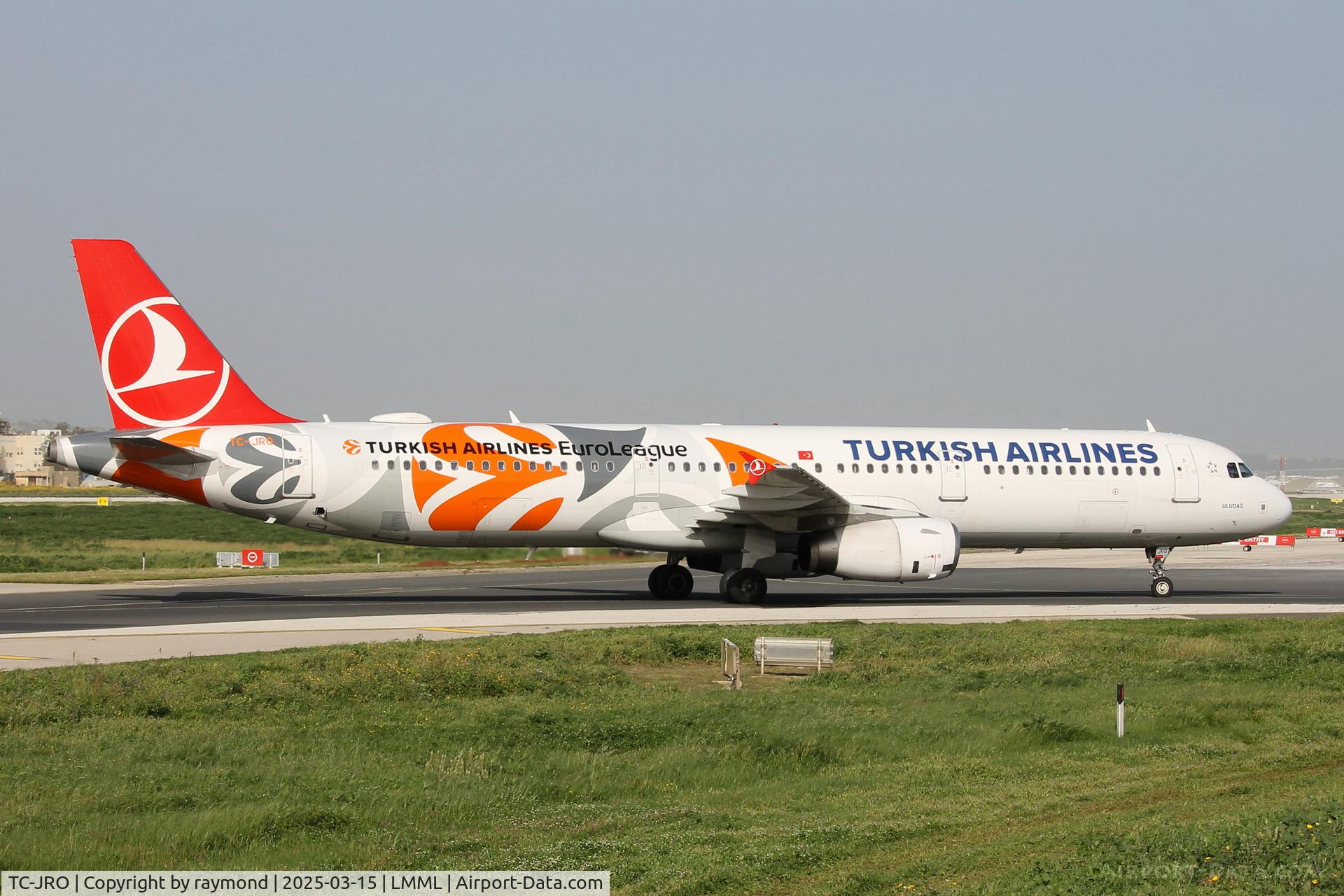 TC-JRO, 2011 Airbus A321-231 C/N 4682, A321 TC-JRO Turkish Airlines with EuroLeague Titles special colors.