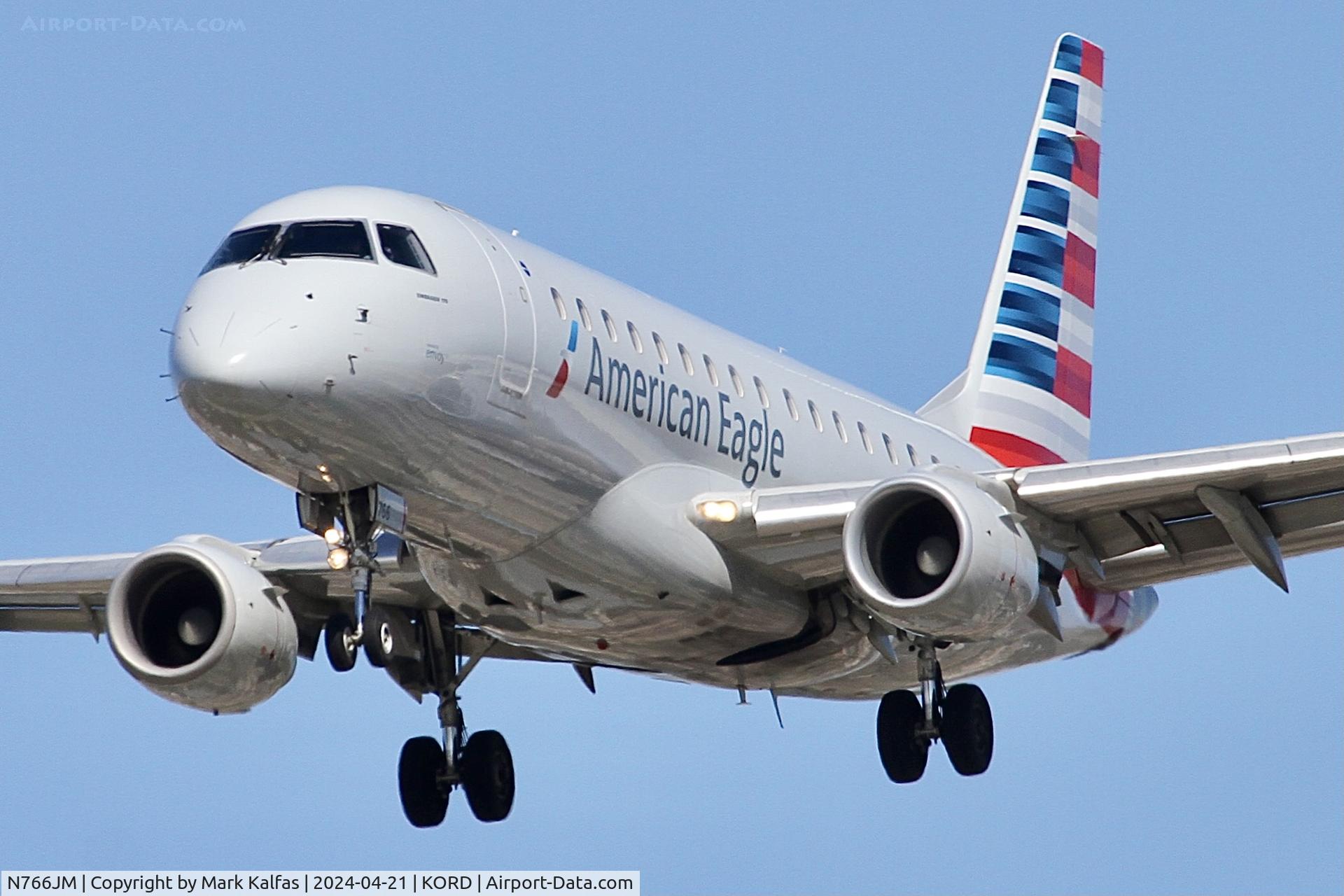 N766JM, 2010 Embraer 170STD (ERJ-170-100STD) C/N 1700305, E170 Envoy/ American Eagle EMBRAER ERJ 170-100 STD N766JM on approach to 28C