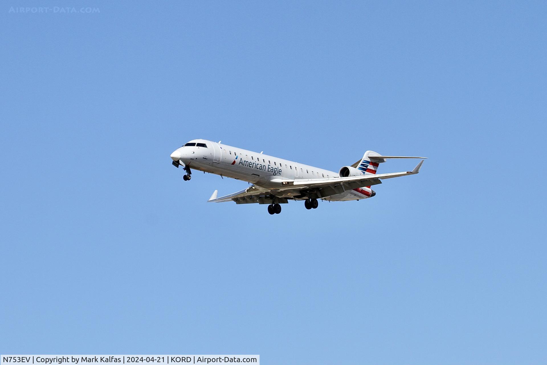 N753EV, 2004 Bombardier CRJ-701 (CL-600-2C10) Regional Jet C/N 10169, CRJ7 SKYWEST AIRLINES / AMERICAN EAGLE Bombardier CRJ-701 N753EV, 28C APPROACH KORD