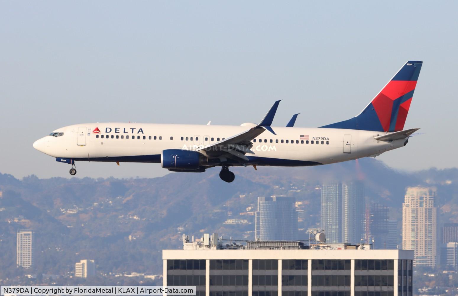 N379DA, 1999 Boeing 737-832 C/N 30349, DAL 738 zx las-lax
