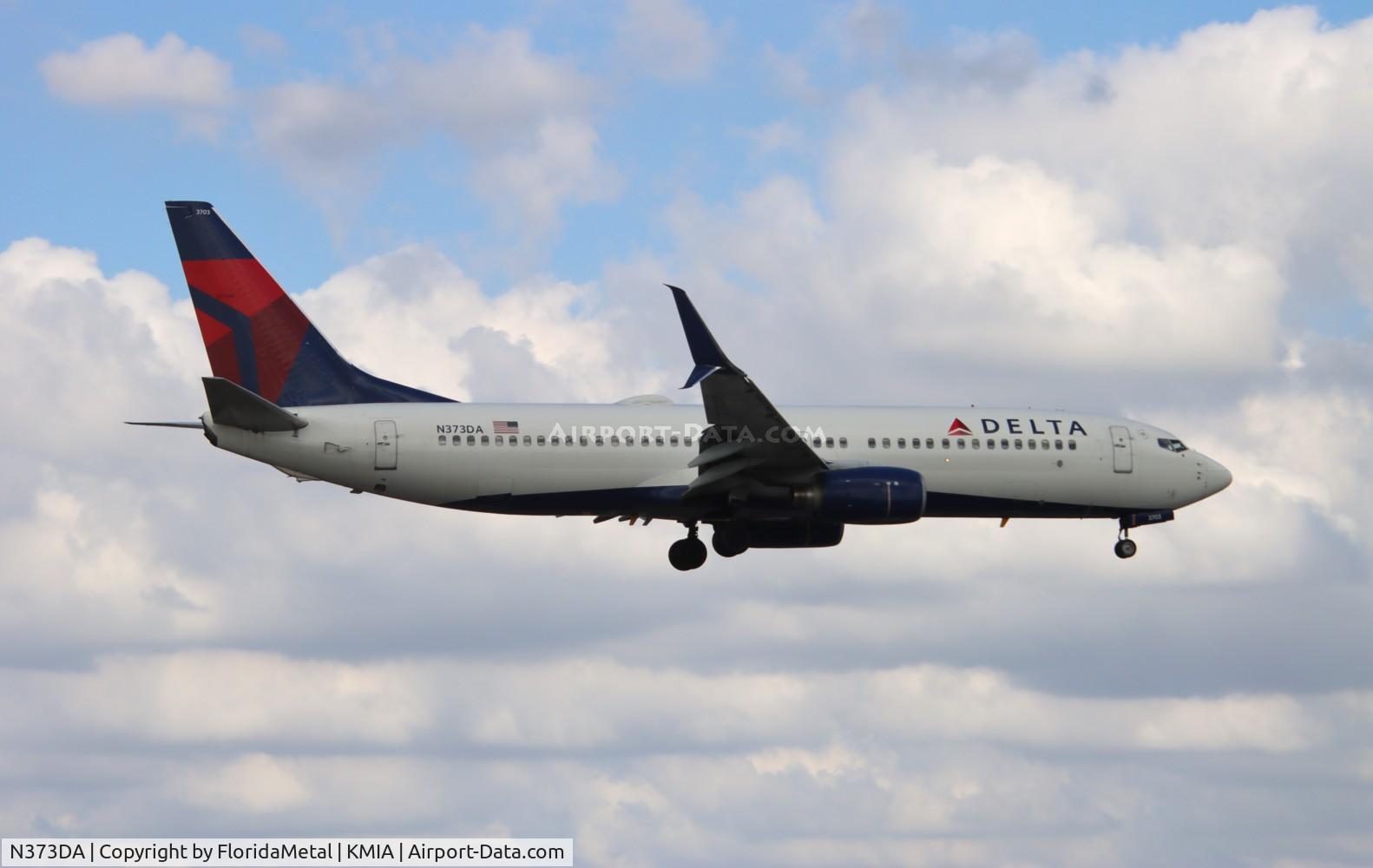 N373DA, 1998 Boeing 737-832 C/N 29621, DAL 738 zx lga-mia