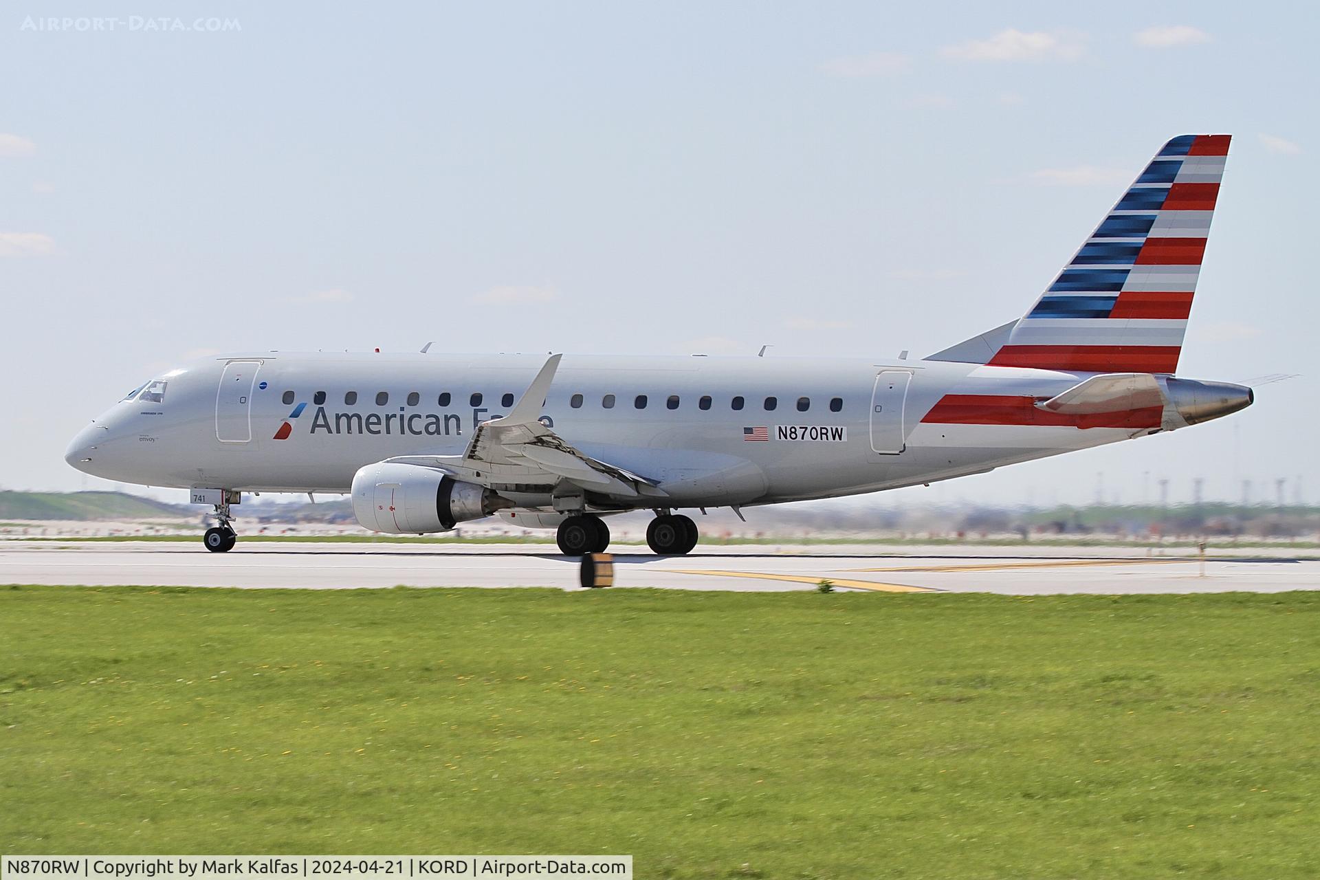 N870RW, 2006 Embraer 170SU (ERJ-170-100SU) C/N 17000138, E170 Envoy Air / American Eagle Embraer ERJ 170-100SU N870RW departing 22L