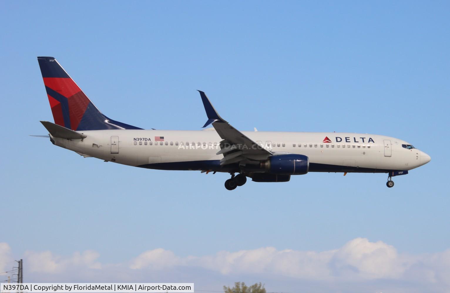 N397DA, 2000 Boeing 737-832 C/N 30537, DAL 738 zx bos-mia