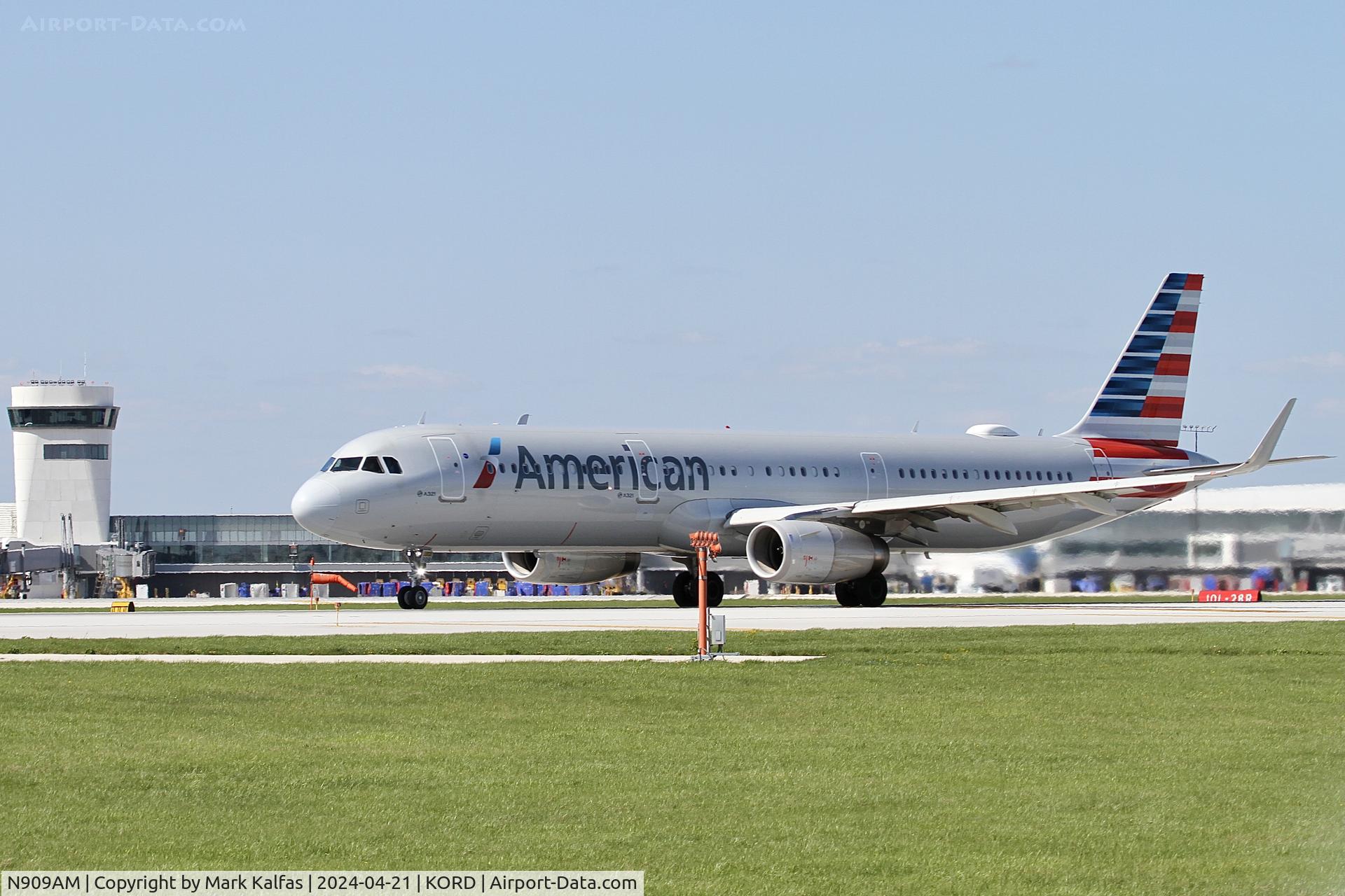 N909AM, 2017 Airbus A321-231SL C/N 7756, A321 AMERICAN AIRLINES Airbus A321-231SL N909AM departing 22L