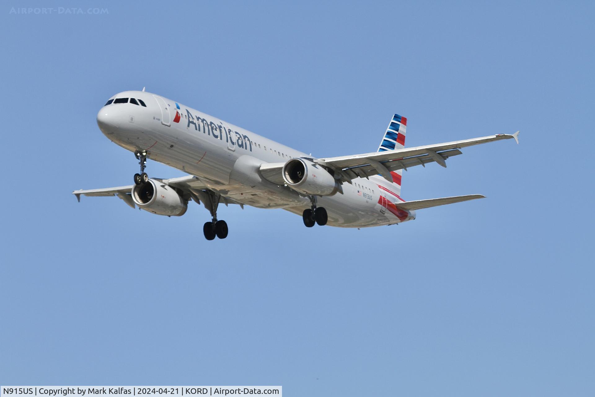 N915US, 2014 Airbus A321-231 C/N 6387, A321 AMERICAN AIRLINES Airbus A321-231 N913US arriving 28C KORD
