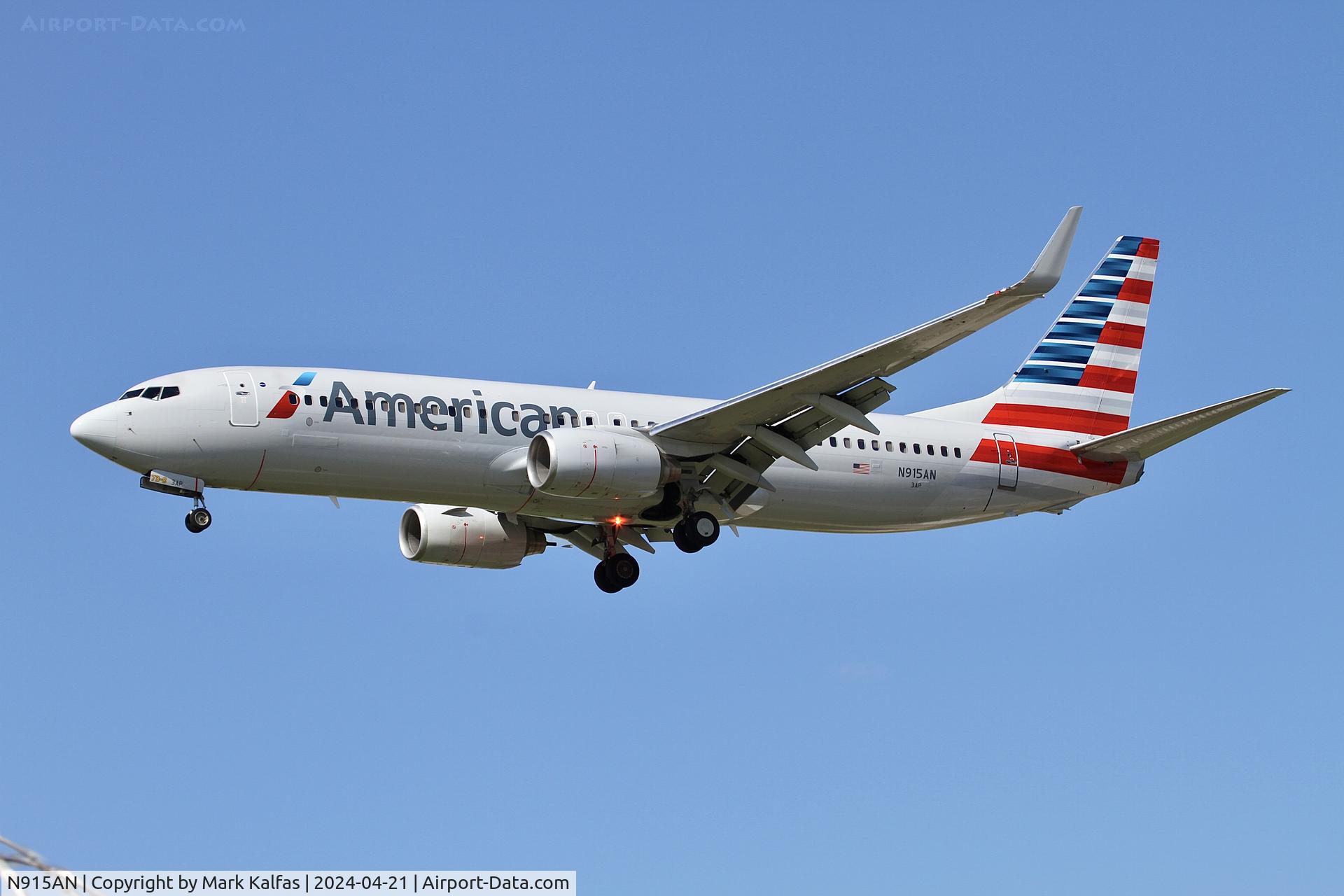 N915AN, 1999 Boeing 737-823 C/N 29516, B738 American Airlines Boeing 737-823 N915AN, 28C approach KORD
