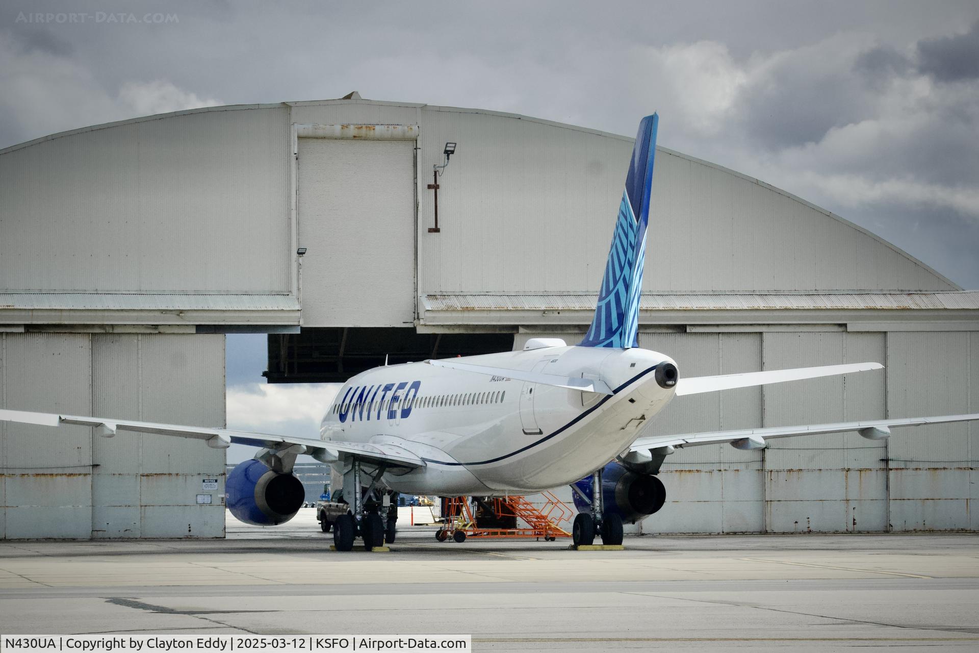 N430UA, 1996 Airbus A320-232 C/N 568, SFO 2025