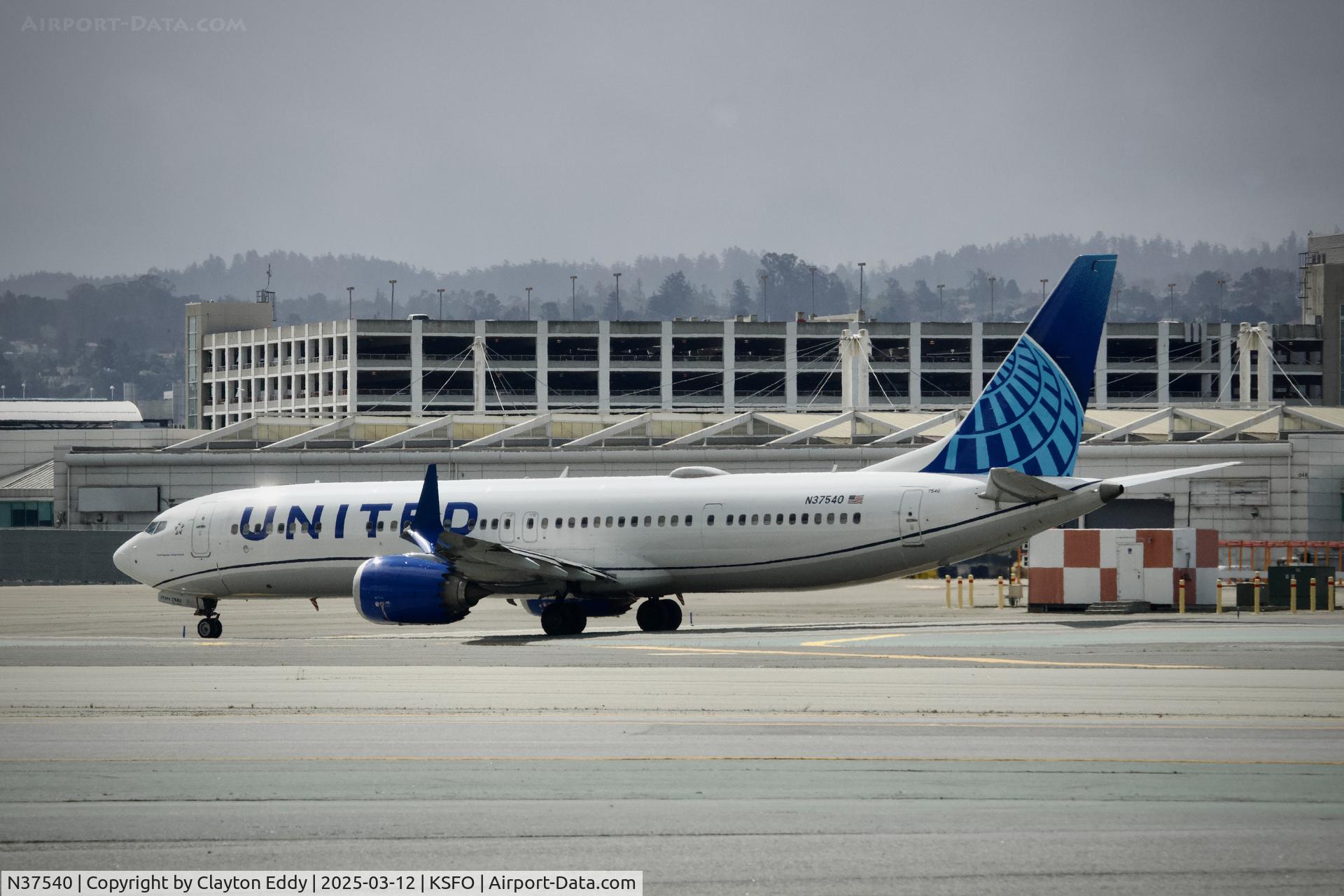 N37540, 2022 Boeing 737-9 MAX C/N 64471, SFO 2025