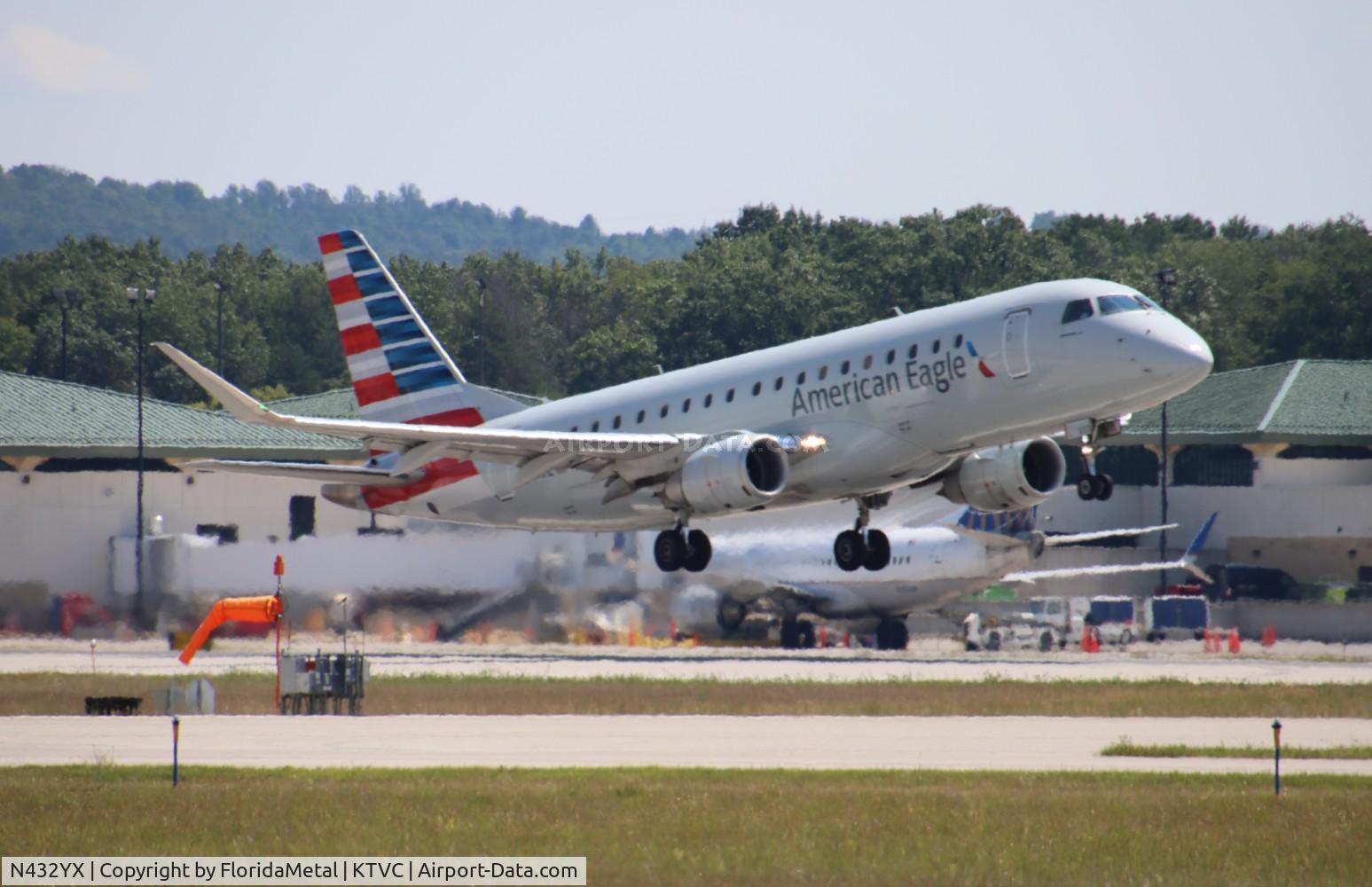 N432YX, 2014 Embraer 175LR (ERJ-170-200LR) C/N 17000415, RPA/AE E175 zx tvc-dca