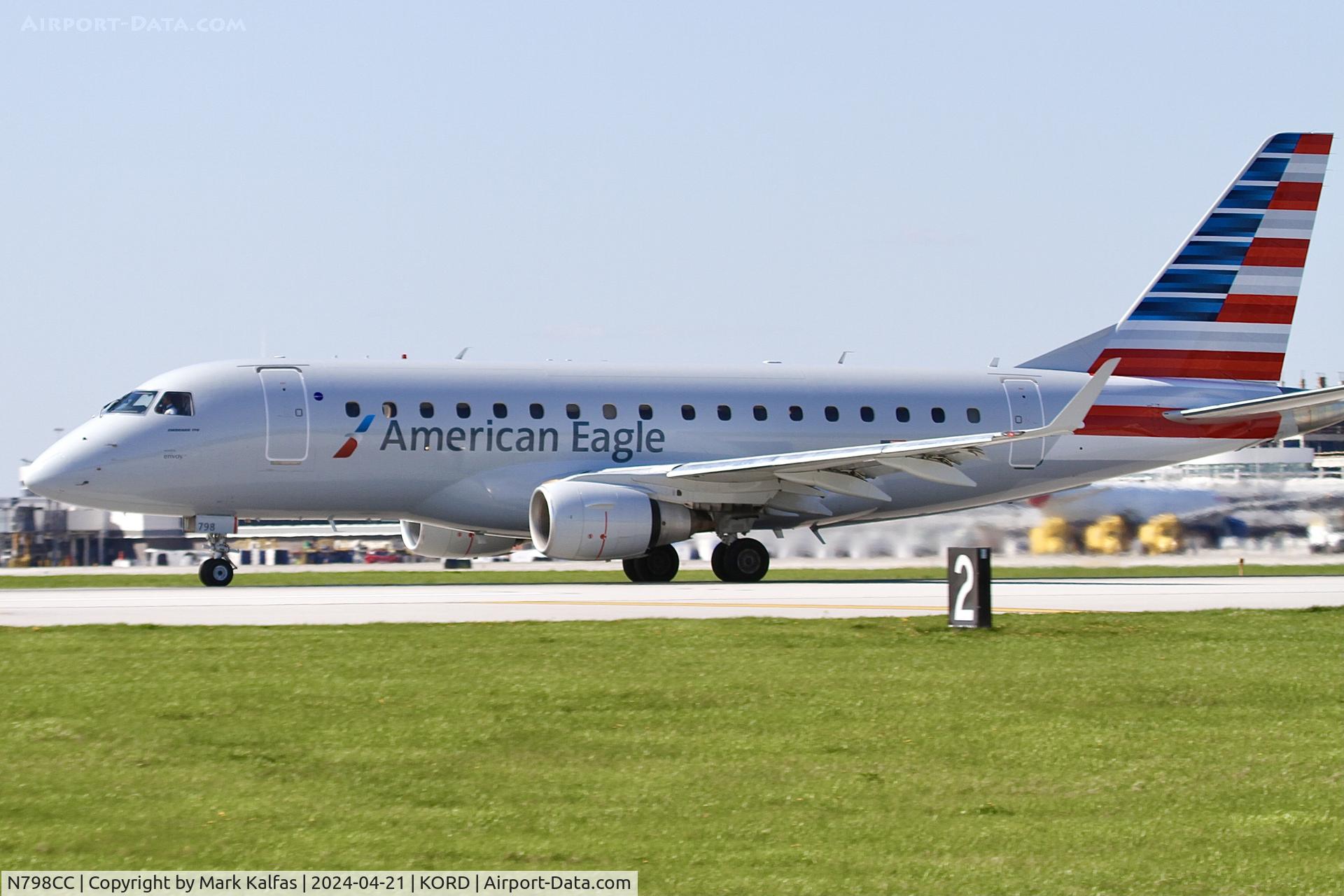 N798CC, 2005 Embraer 170SE (ERJ-170-100SE) C/N 17000070, E170 Envoy American Eagle  Embraer 170SE (ERJ-170-100SE) N798CC departing 22L KORD.