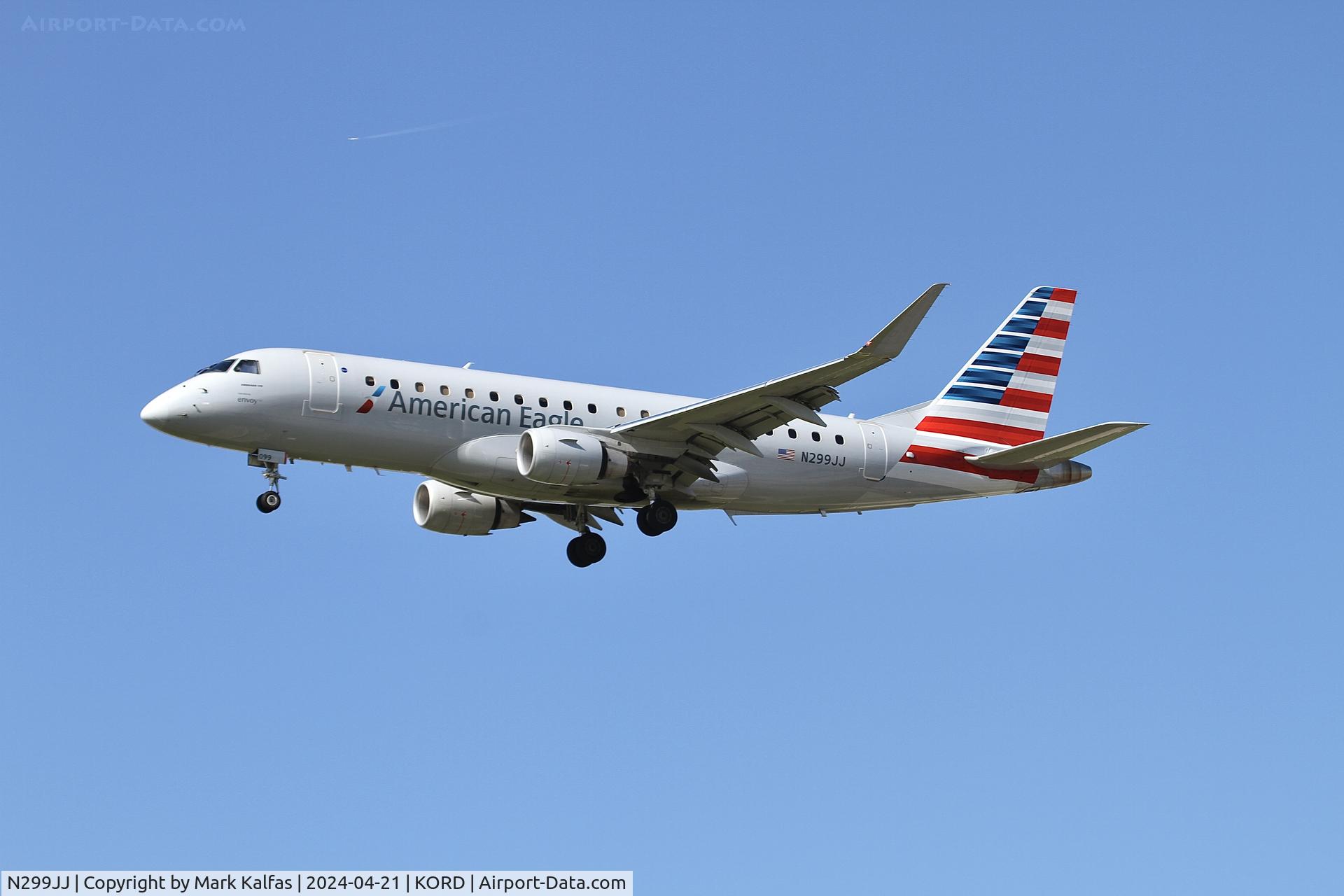 N299JJ, 2020 Embraer 175LR (ERJ-170-200LR) C/N 17000847, E75L Envoy / American Eagle EMBRAER 175 (long wing) N299JJ on approach 28C KORD